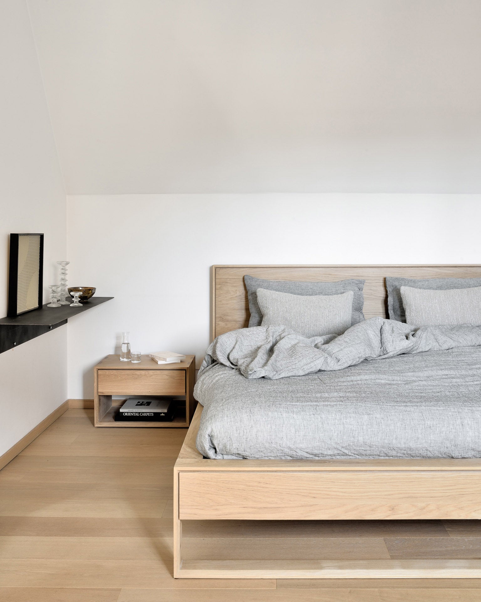 Nordic II Bedside Table / Nightstand