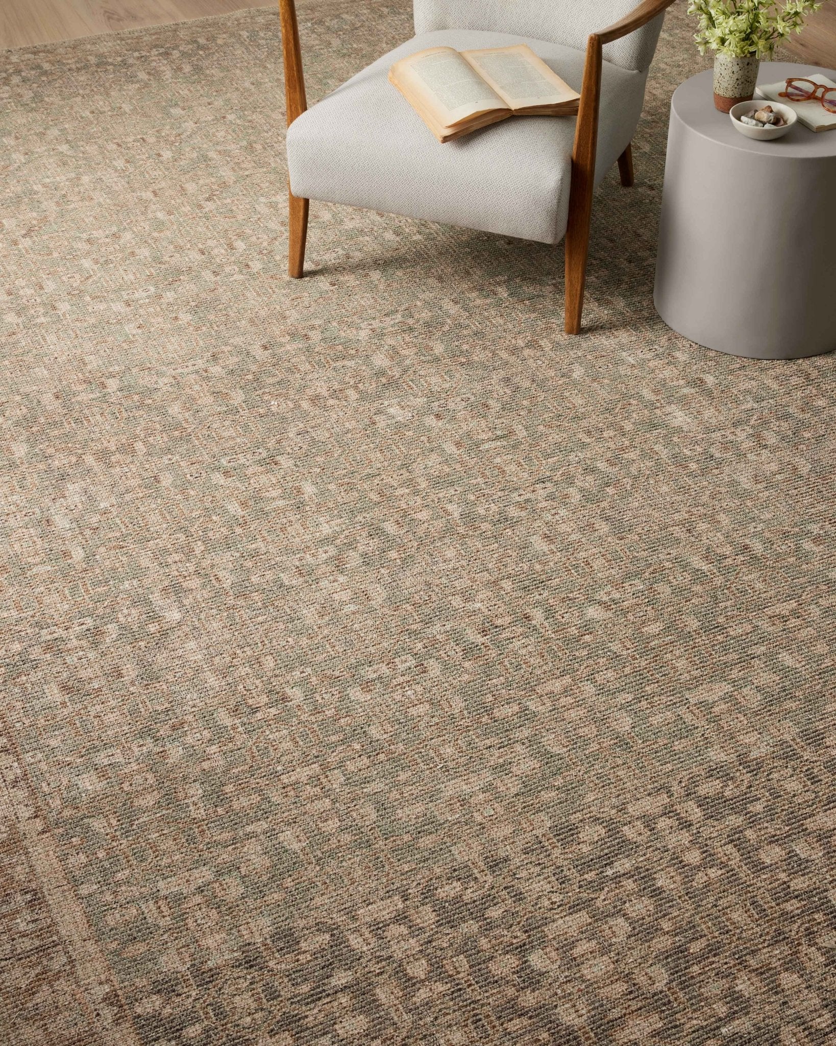 Angela Rose x Loloi Aubrey Sage / Bark Rug