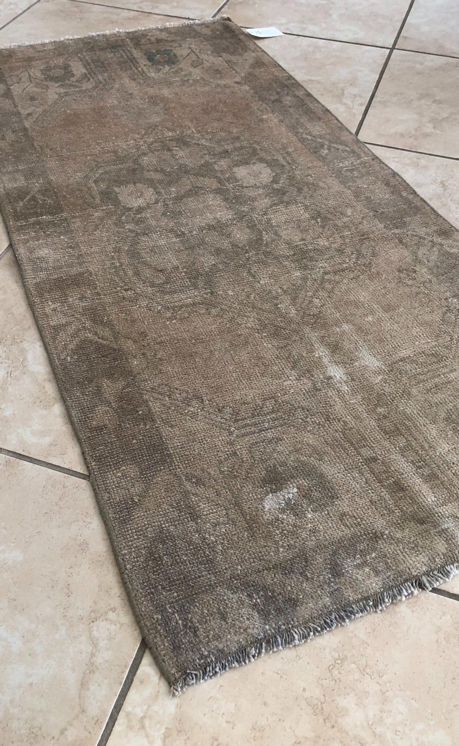 Esmeralda 2.5' x 5' Brown Vintage Runner Rug