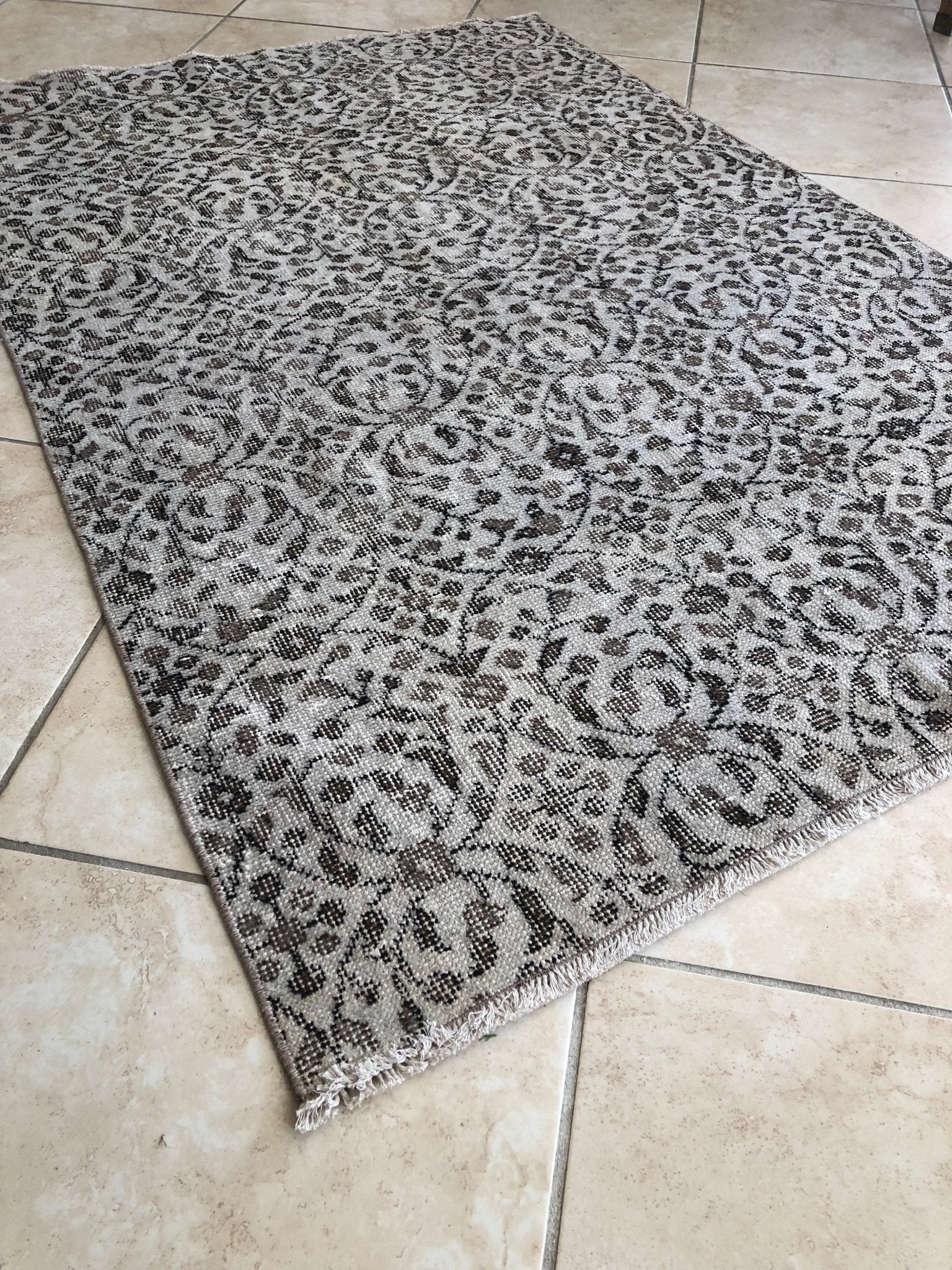 Rosalie 4x6 Vintage Neutral Turkish Rug White Cliff Studio Rugs