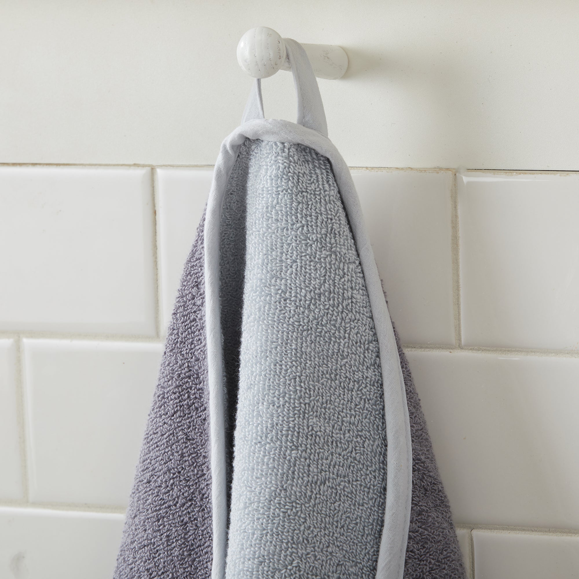 4 Pack Two-Toned Hand Towel - Vanessa Collection White Cliff Studio Towels