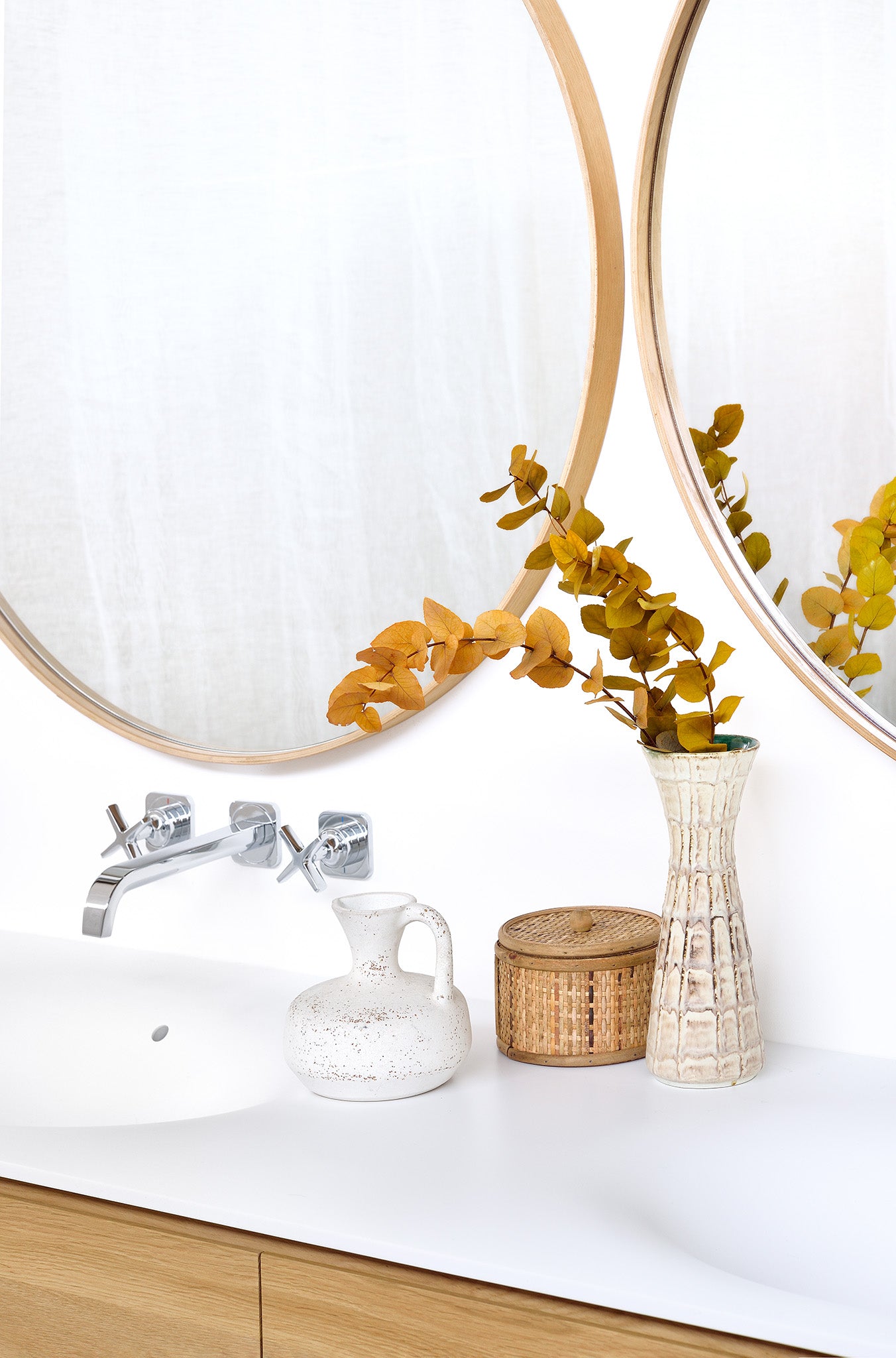 Layers Oak Round Wall Mirror