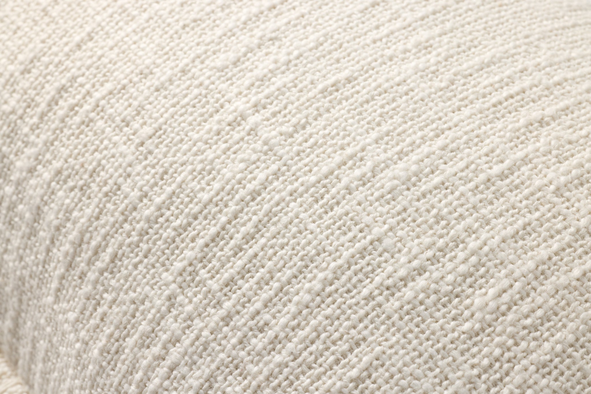 Loloi PLL0109 Ivory Pillow White Cliff Studio Throw Pillows