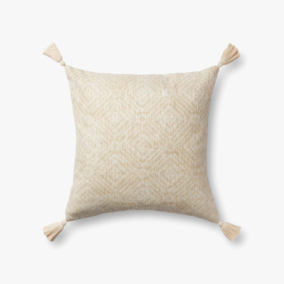 Loloi P0621 Ivory Pillow White Cliff Studio Throw Pillows