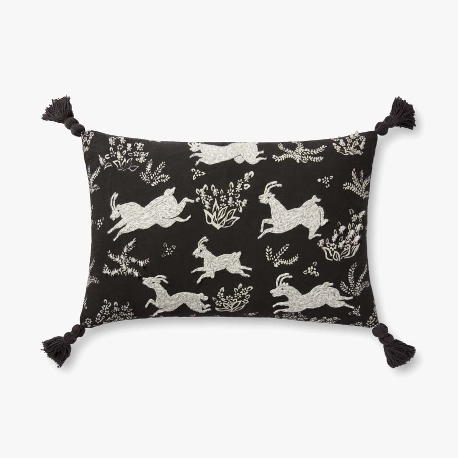 Loloi PLL0027 Black / Ivory Pillow White Cliff Studio Throw Pillows