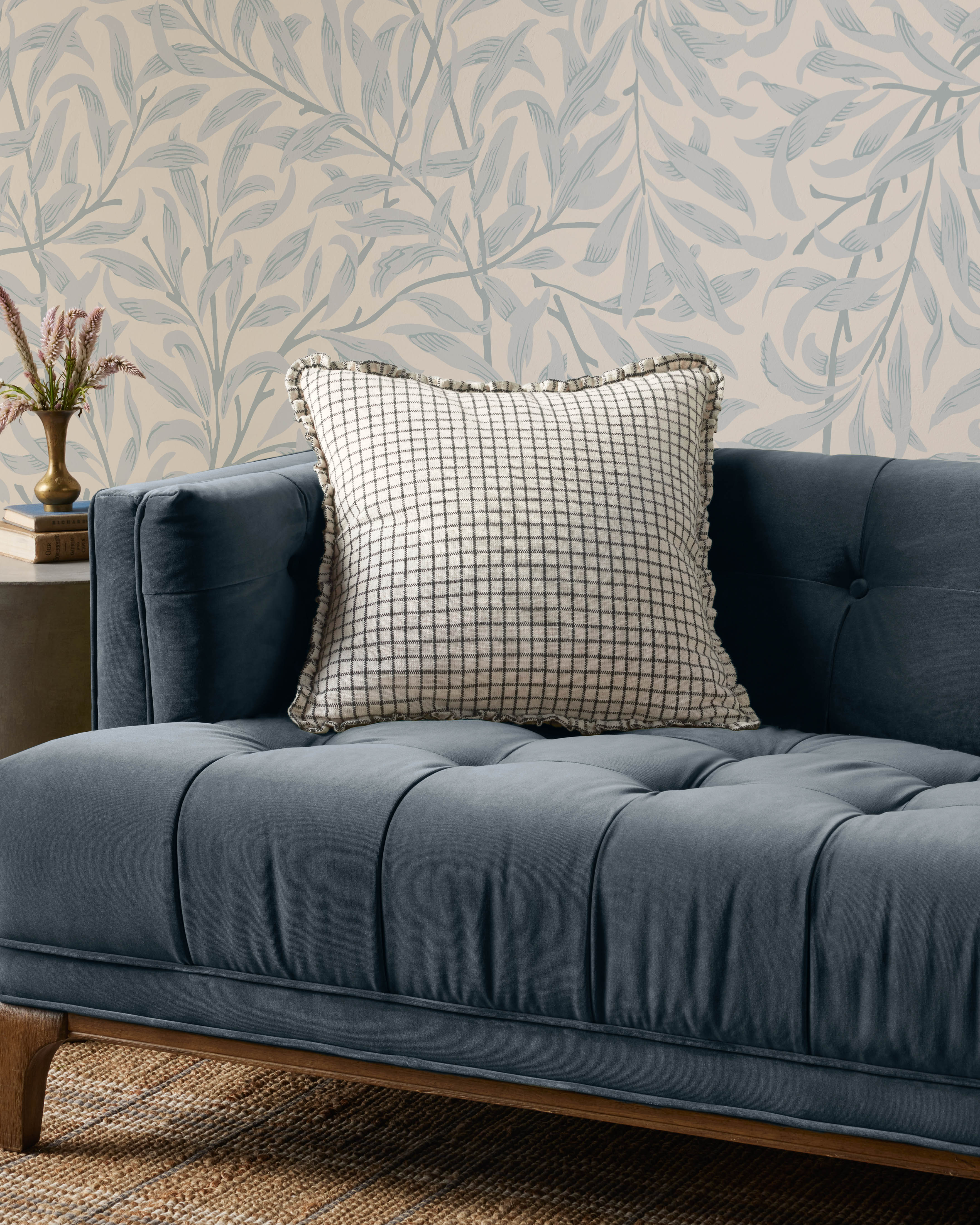 Chris Loves Julia x Loloi Dinah Ivory  / Black Pillow - Image 4