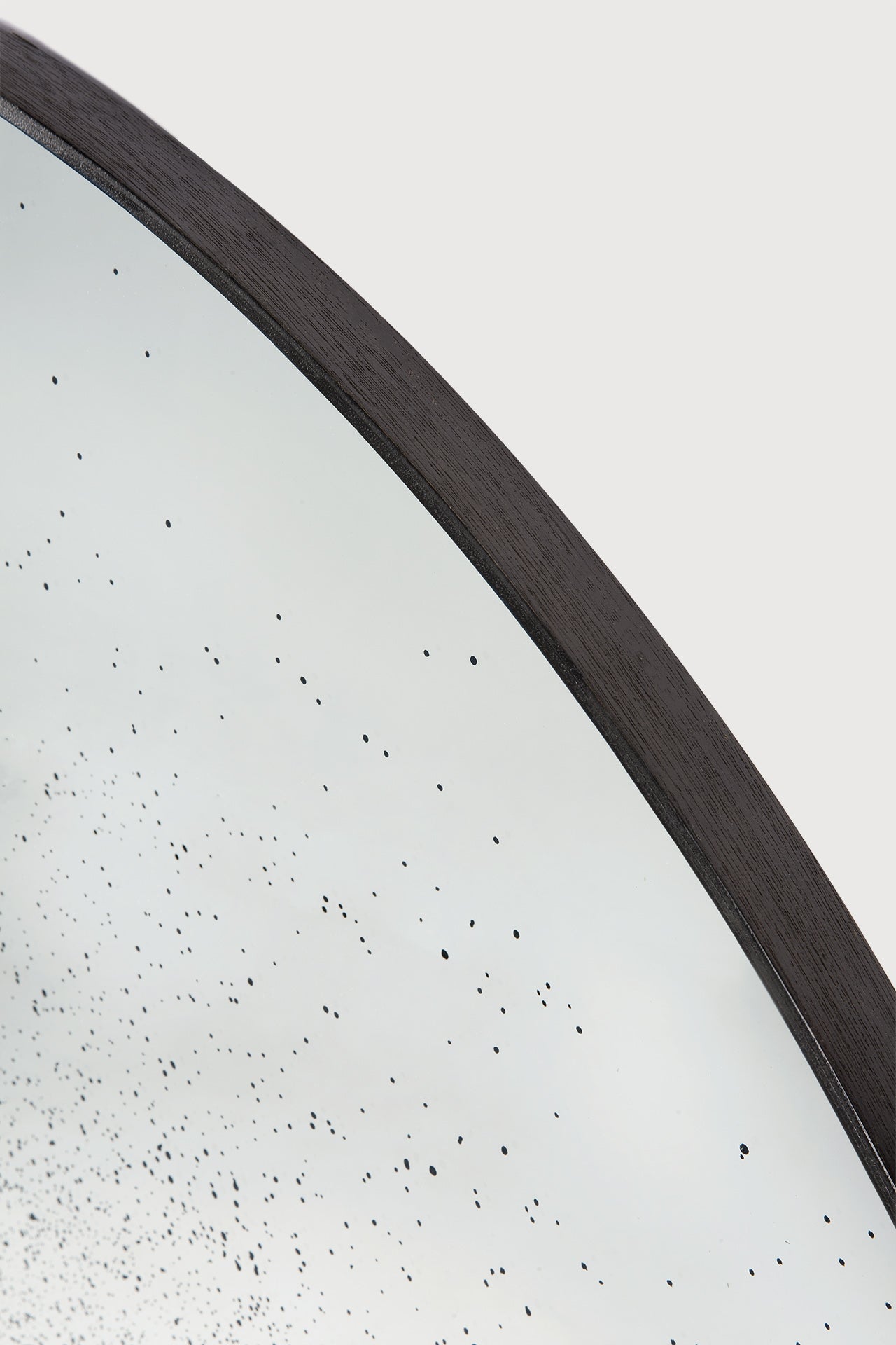 Aged wall mirror - Clear - wooden frame - medium aged - round White Cliff Studio Wall Mirror