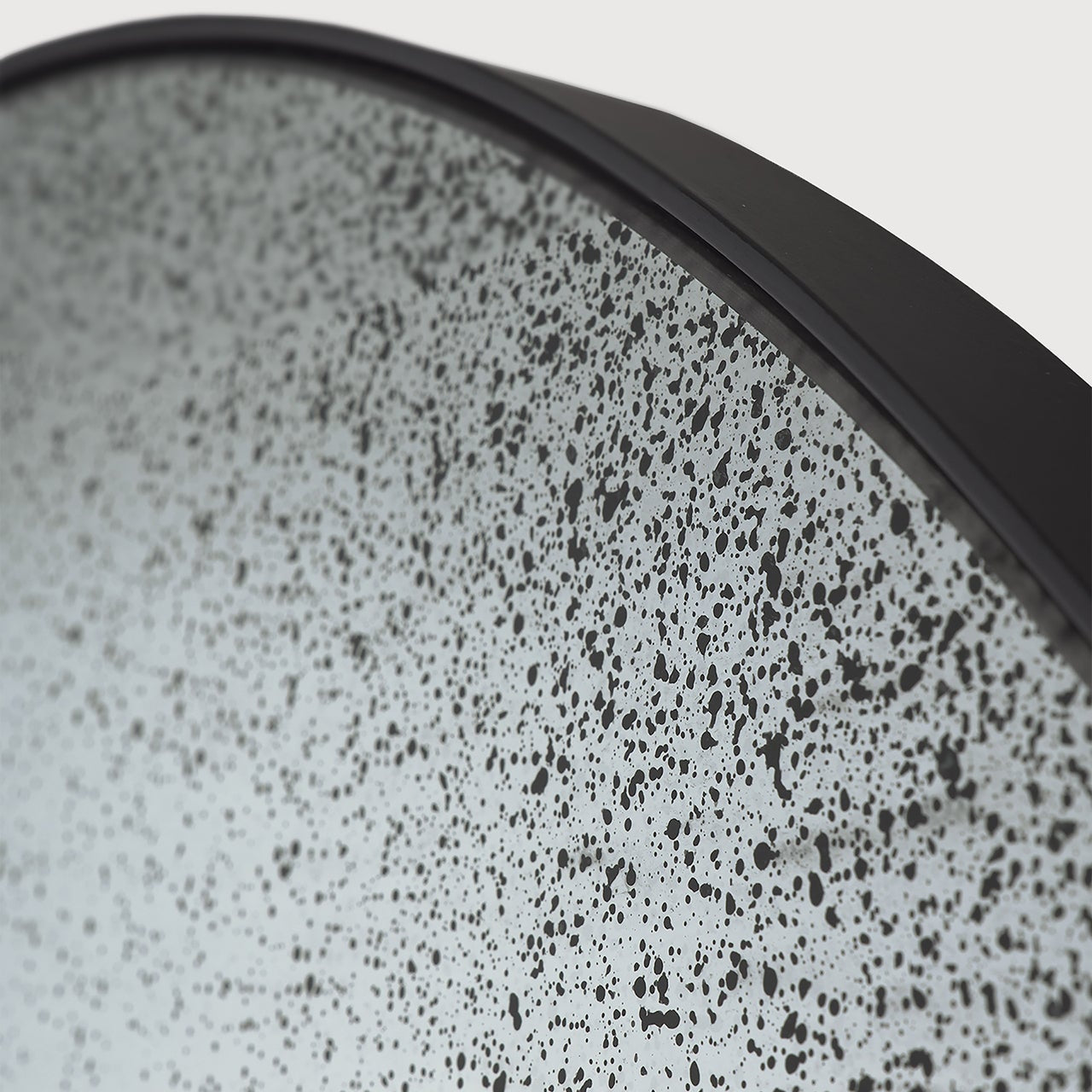 Aged wall mirror - Clear - wooden frame - medium aged - round White Cliff Studio Wall Mirror