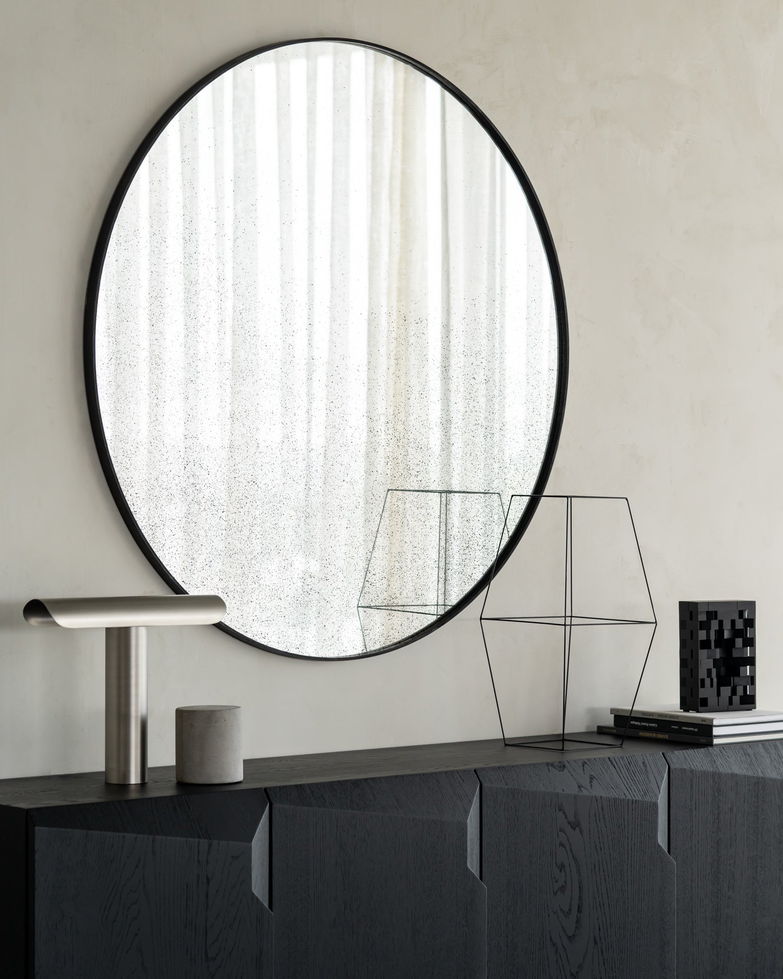 Aged wall mirror - Clear - wooden frame - medium aged - round White Cliff Studio Wall Mirror