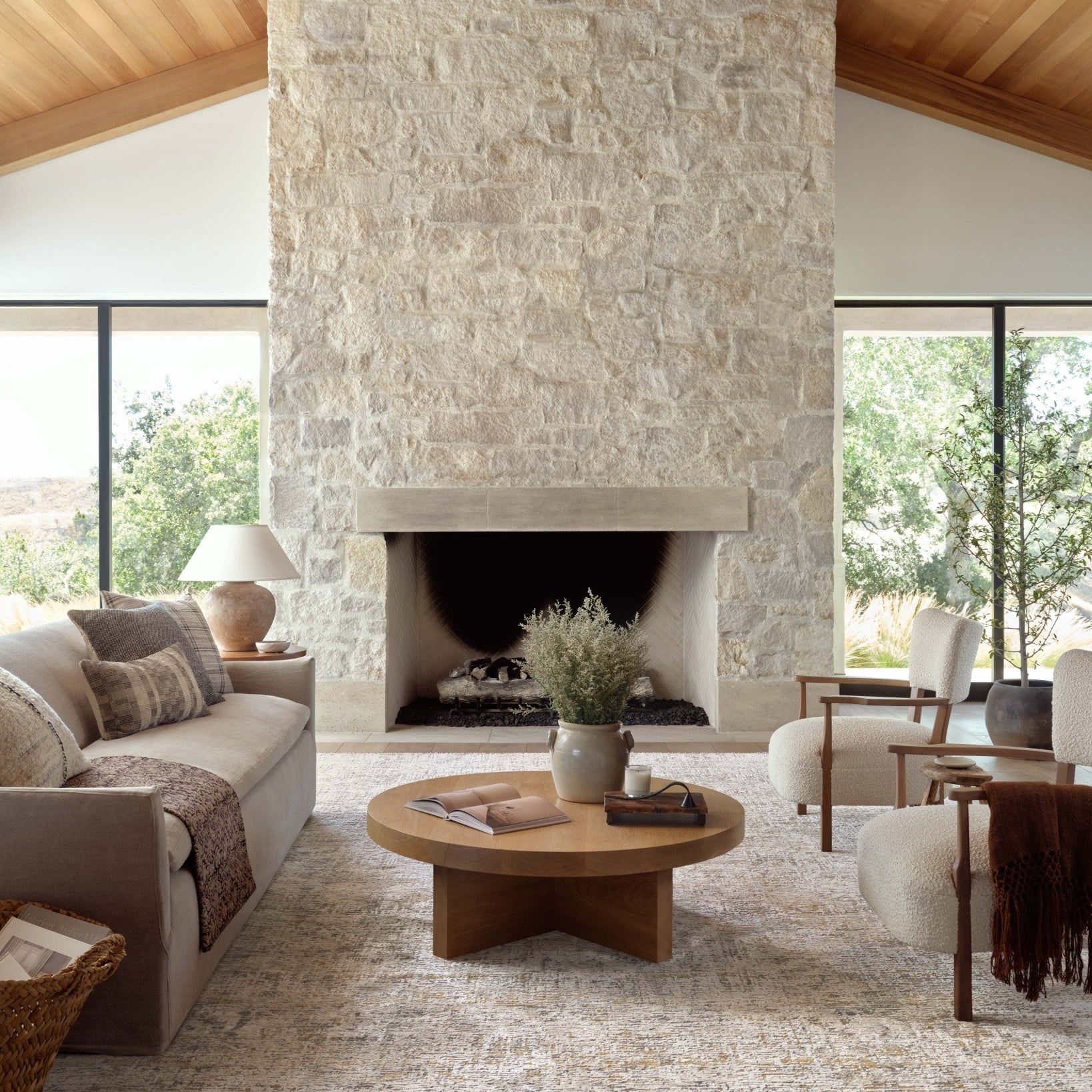 Amber Lewis x Loloi Alie Gold / Beige Rug