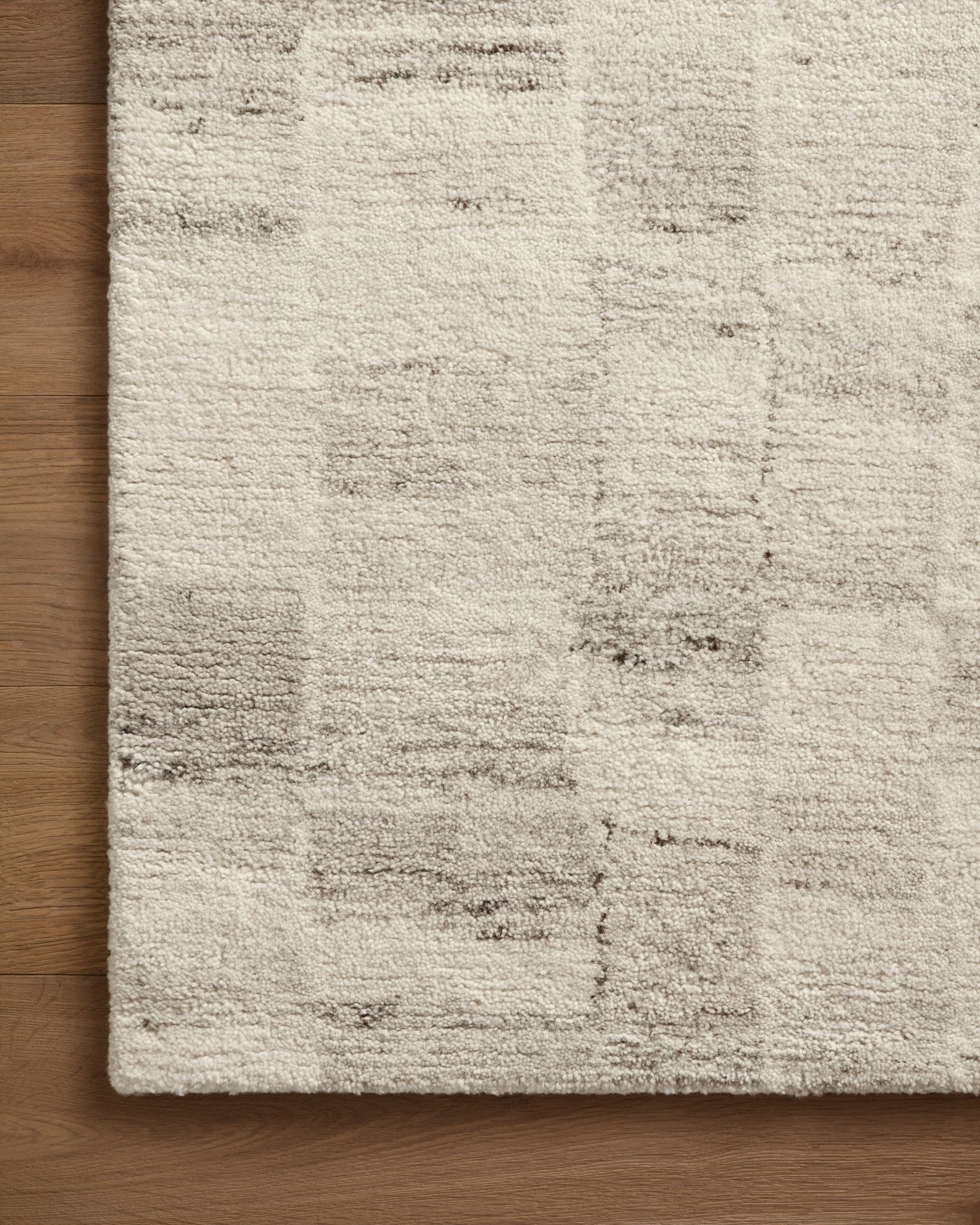 Amber Lewis x Loloi Rocky Ivory / Silver Rug