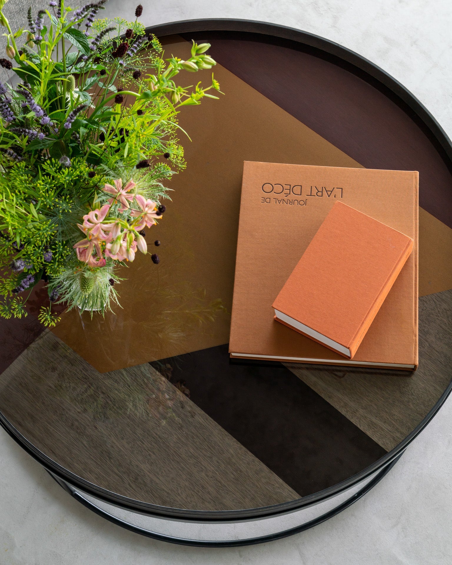 Angle tray - glass - Bronze - round - XL White Cliff Studio Trays