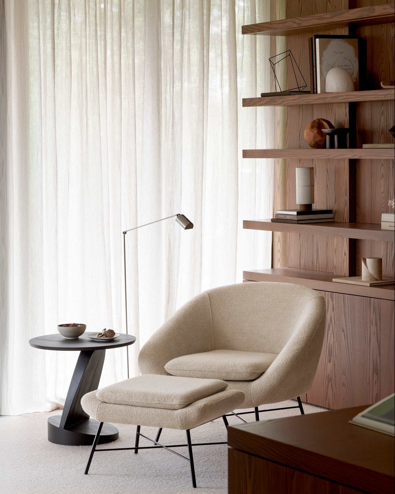 Barrow lounge chair - Off White fabric White Cliff Studio Lounge Chair