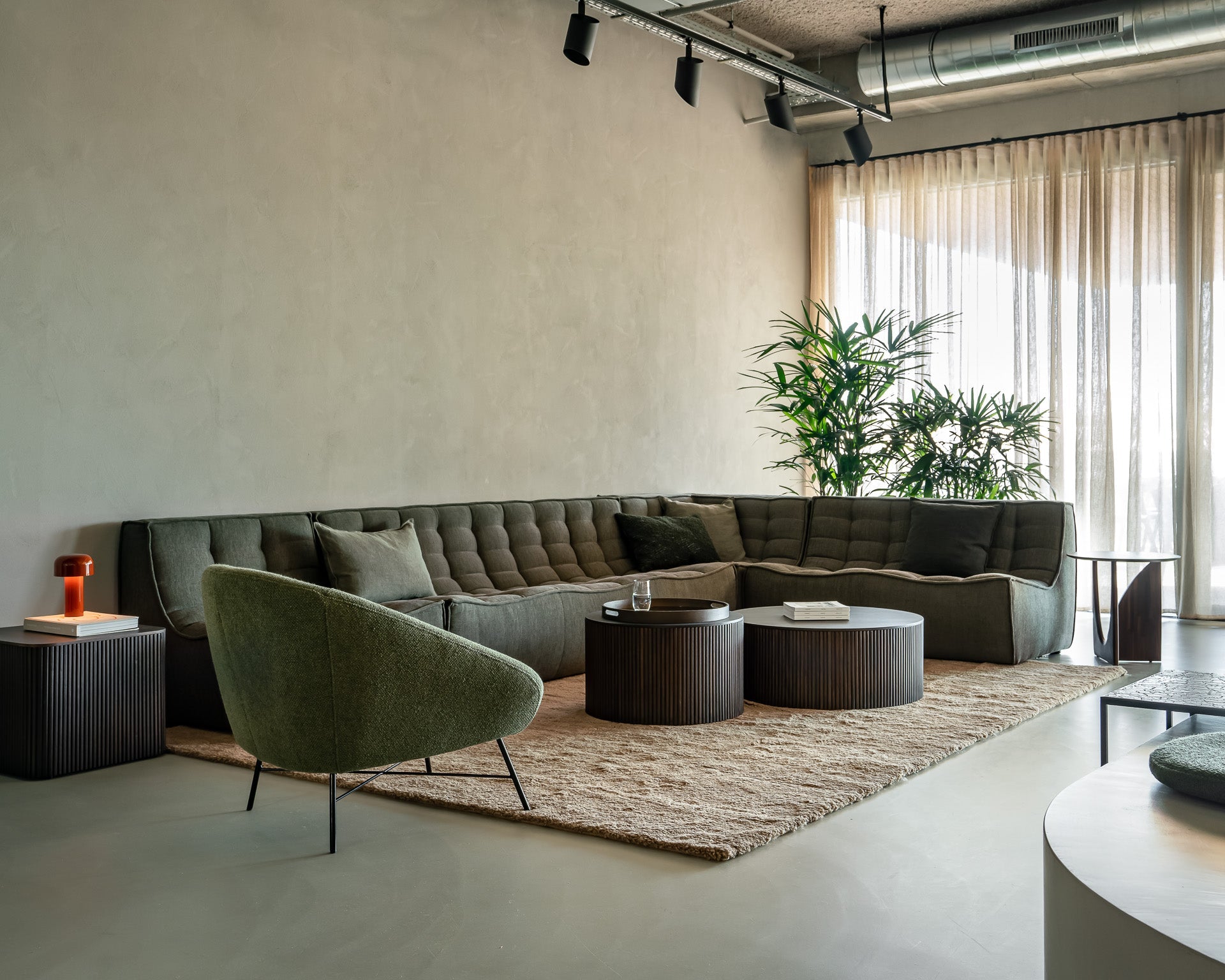 Barrow lounge chair - Pine Green fabric White Cliff Studio Lounge Chair