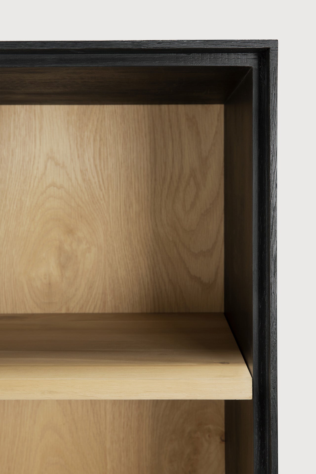 Blackbird cupboard - varnished oak - 1 door - 1 drawer White Cliff Studio Cab inet