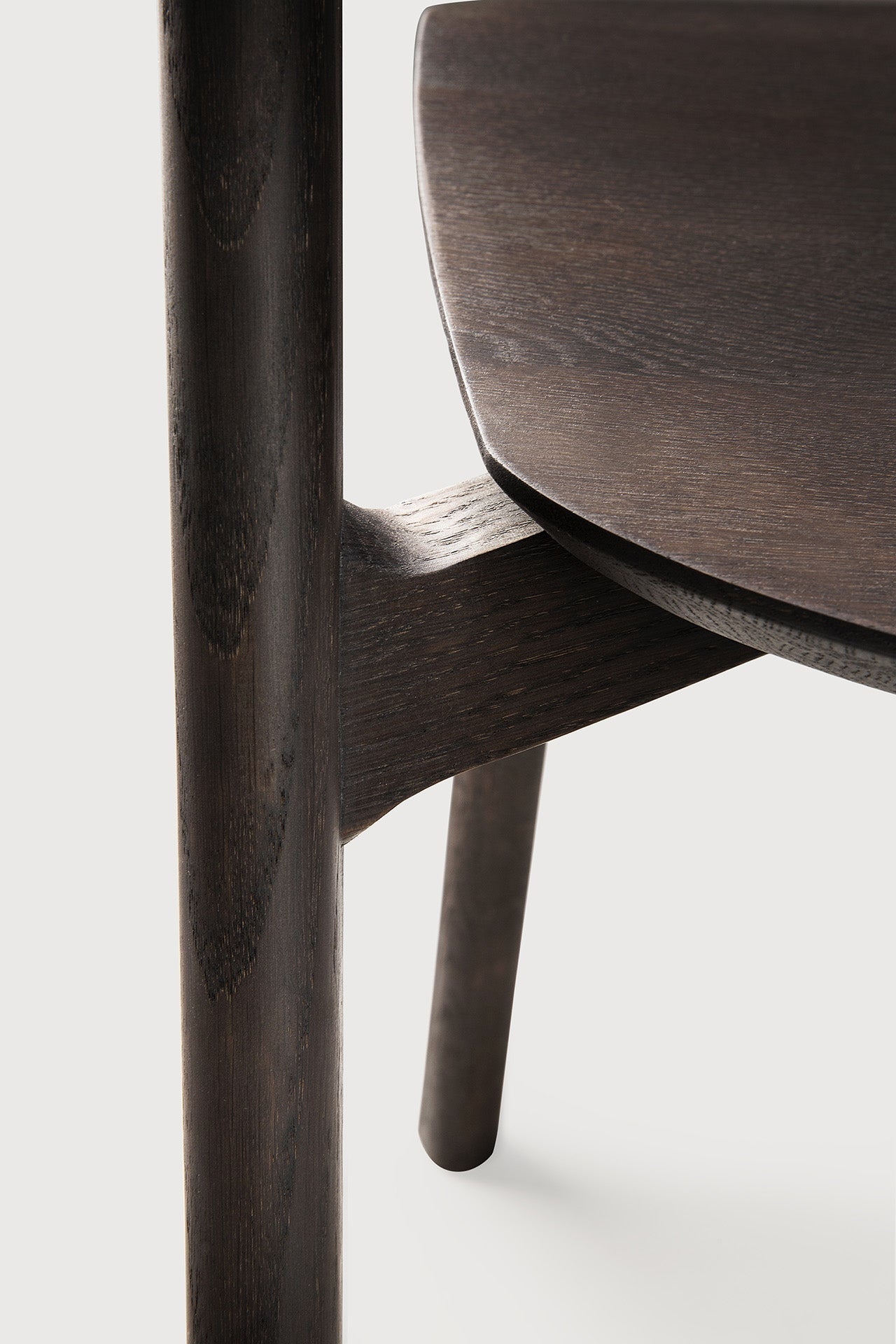 Bok dining chair - varnished oak - brown White Cliff Studio Dining Chair