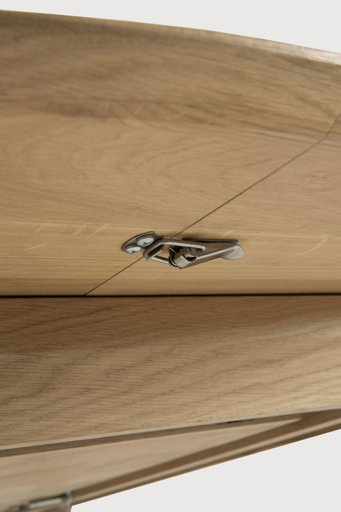 Bok extendable dining table - oak - round White Cliff Studio Dining Table