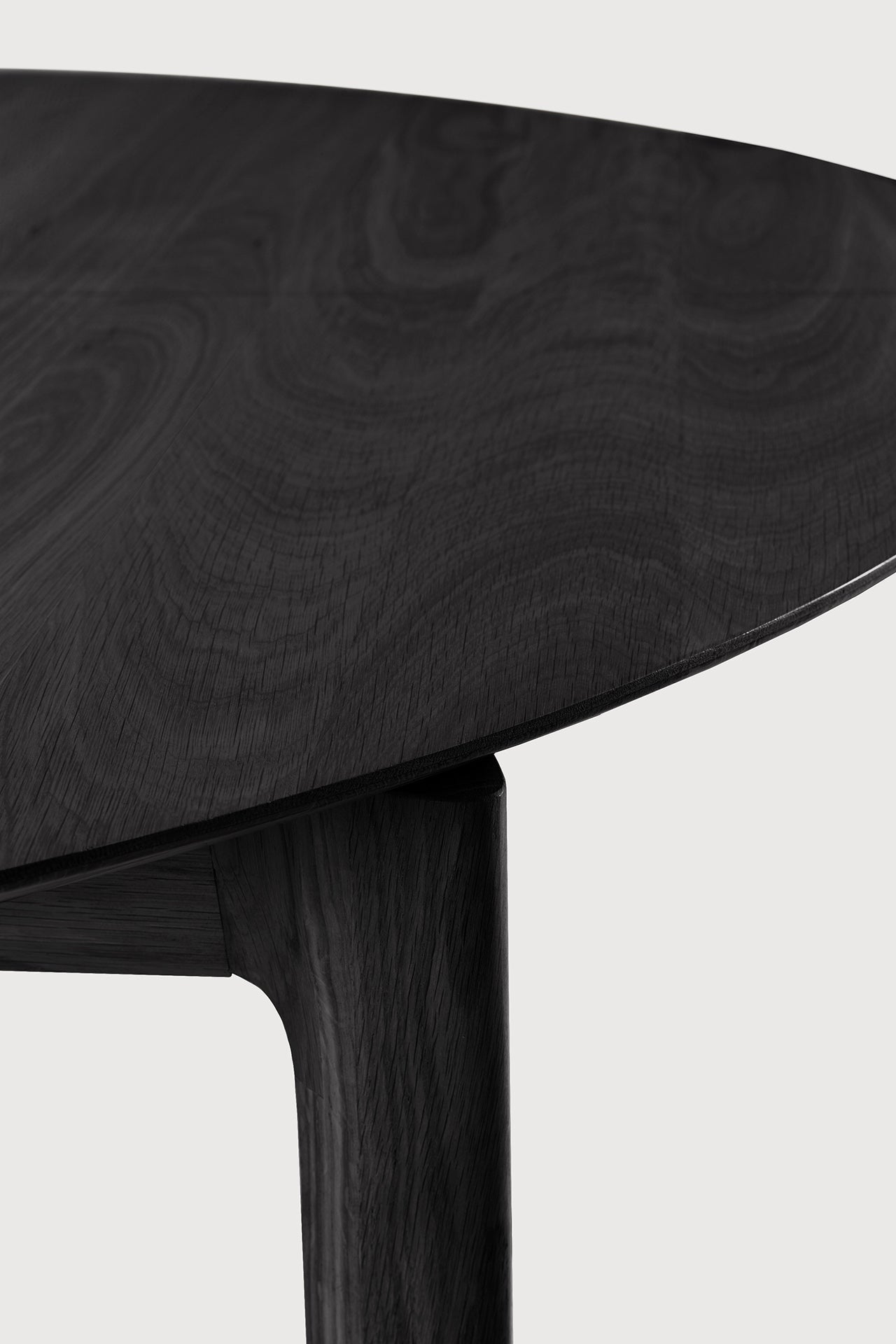 Bok extendable dining table - varnished oak - black - round White Cliff Studio Dining Table