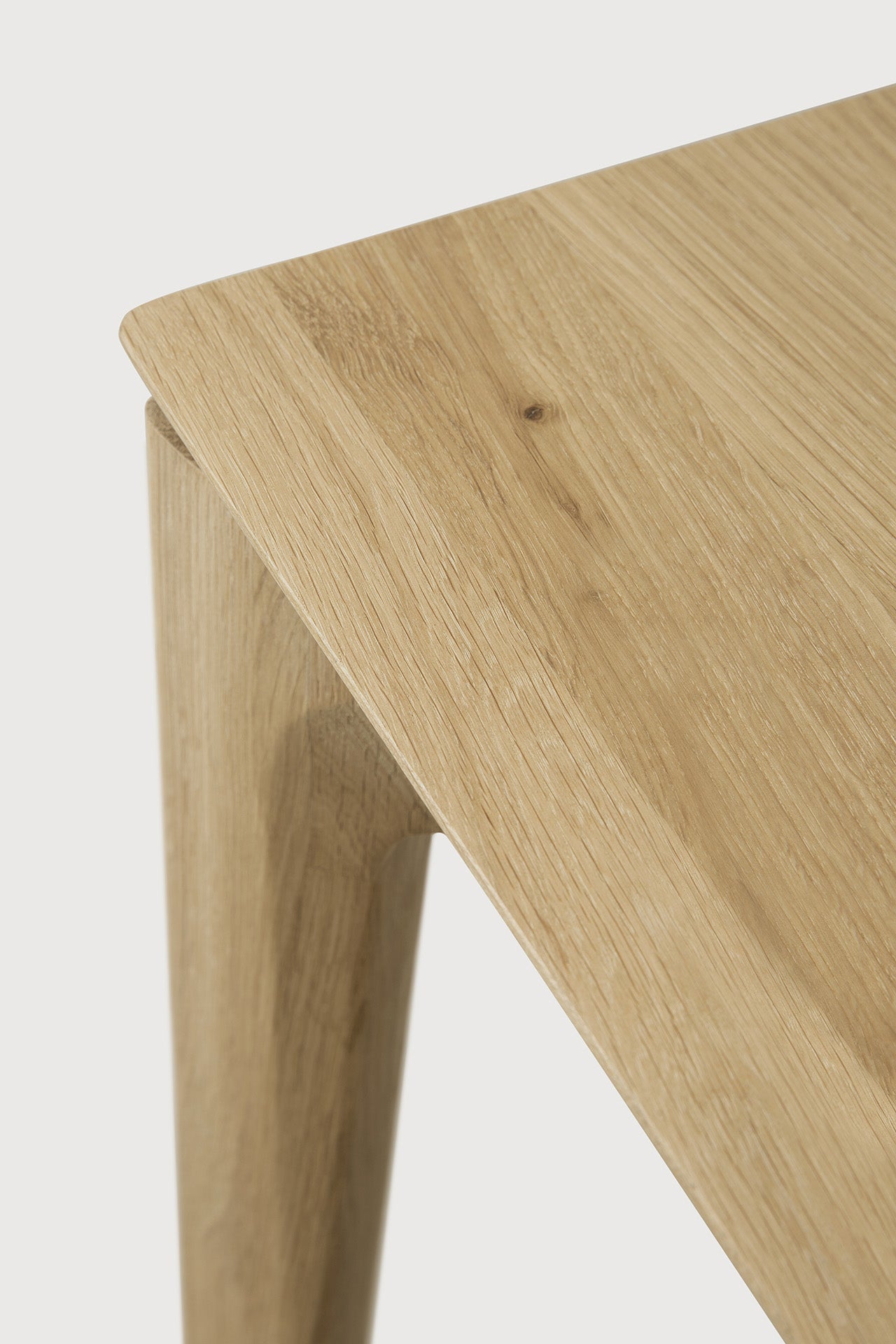 Bok extendable dining table - varnished oak - rectangular White Cliff Studio Dining Table