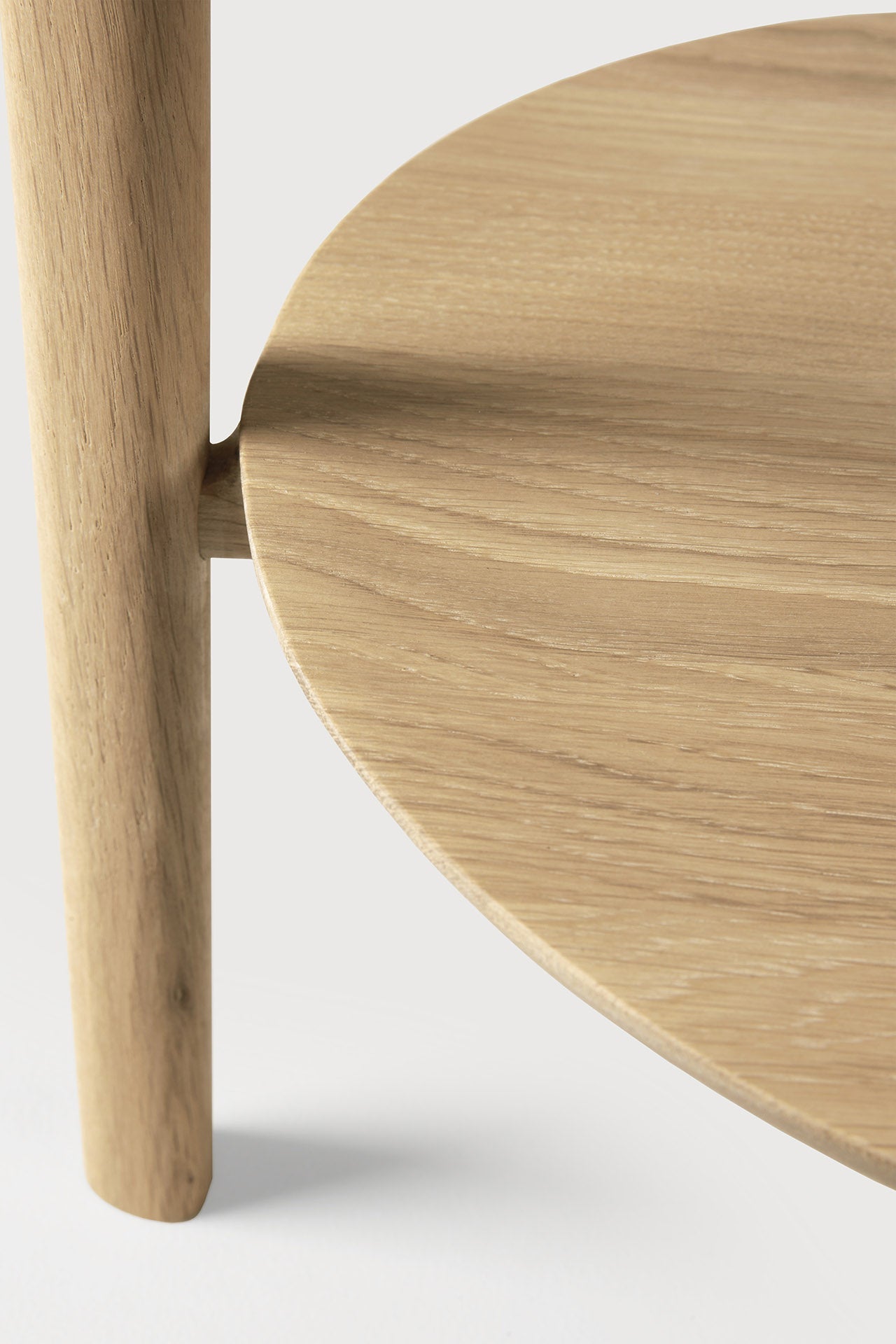 Bok side table - oak - round White Cliff Studio Side Table
