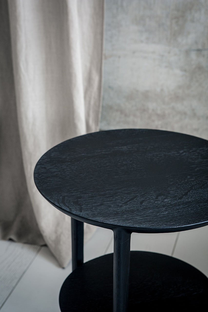 Bok side table - varnished oak - black - round White Cliff Studio Side Table
