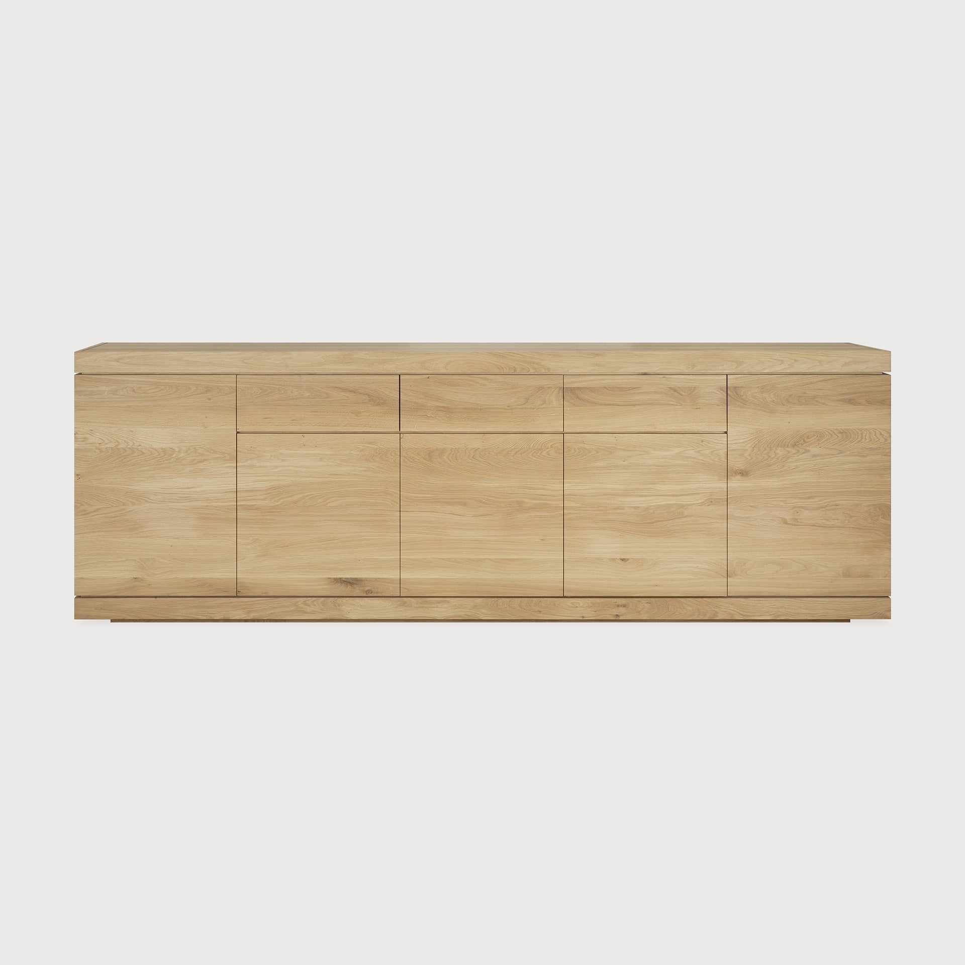 Burger sideboard - oak - 5 doors - 3 drawers White Cliff Studio Sideboard