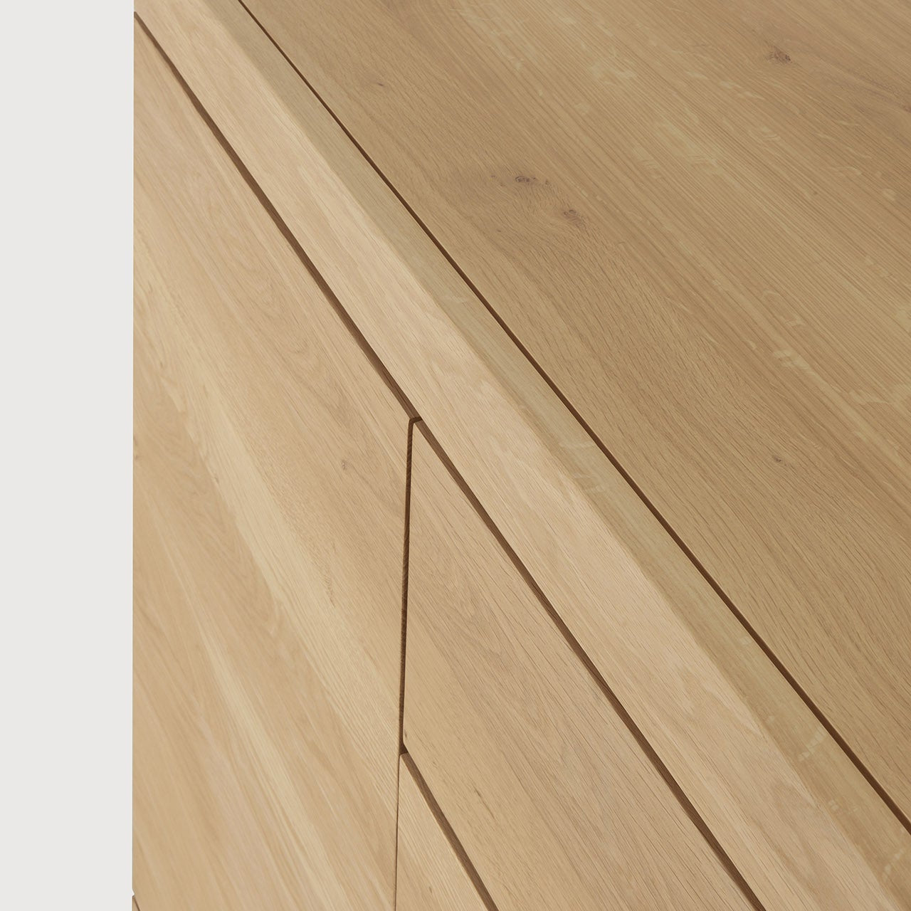 Burger sideboard - oak - 5 doors - 3 drawers White Cliff Studio Sideboard