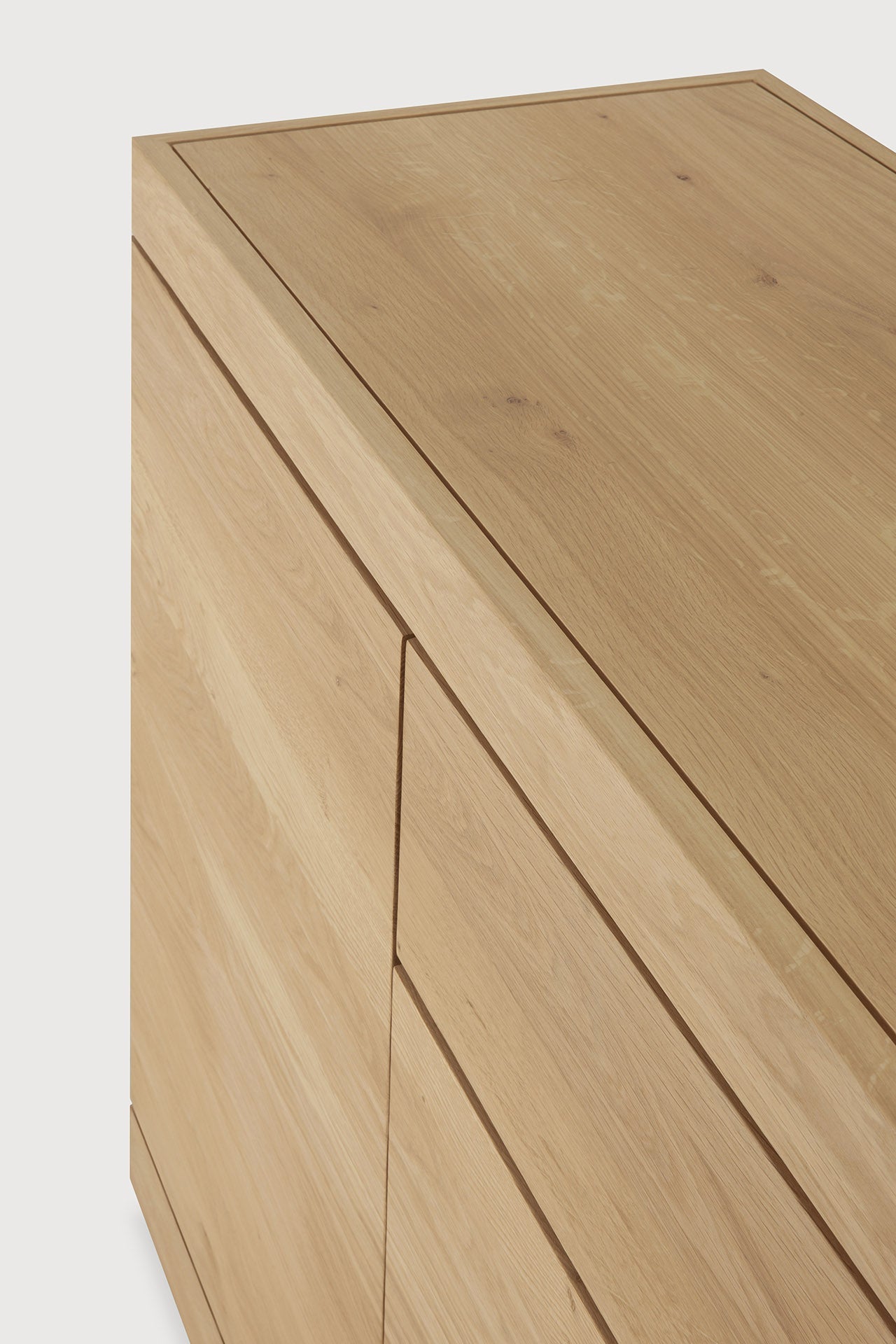 Burger sideboard - oak - 5 doors - 3 drawers White Cliff Studio Sideboard