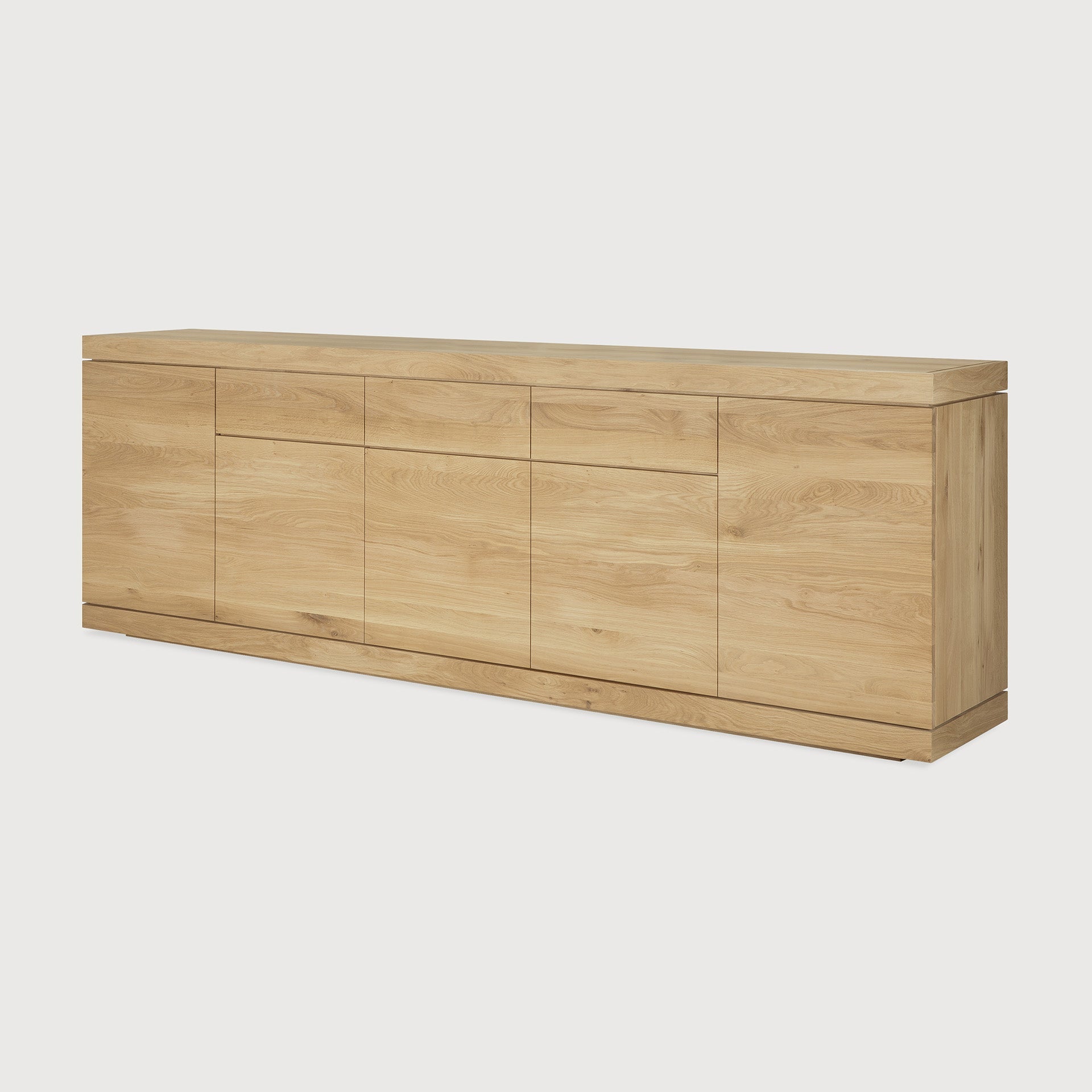 Burger sideboard - oak - 5 doors - 3 drawers White Cliff Studio Sideboard