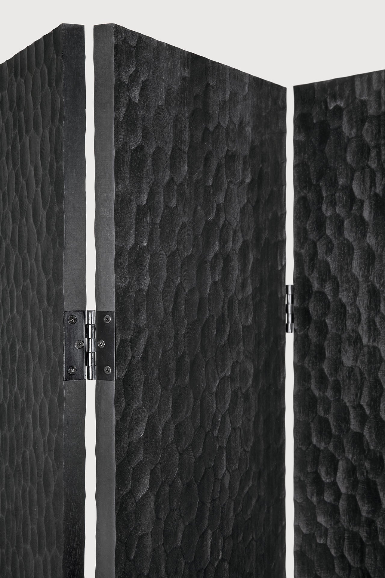 Chopped room divider - varnished mahogany - black White Cliff Studio Room Divider