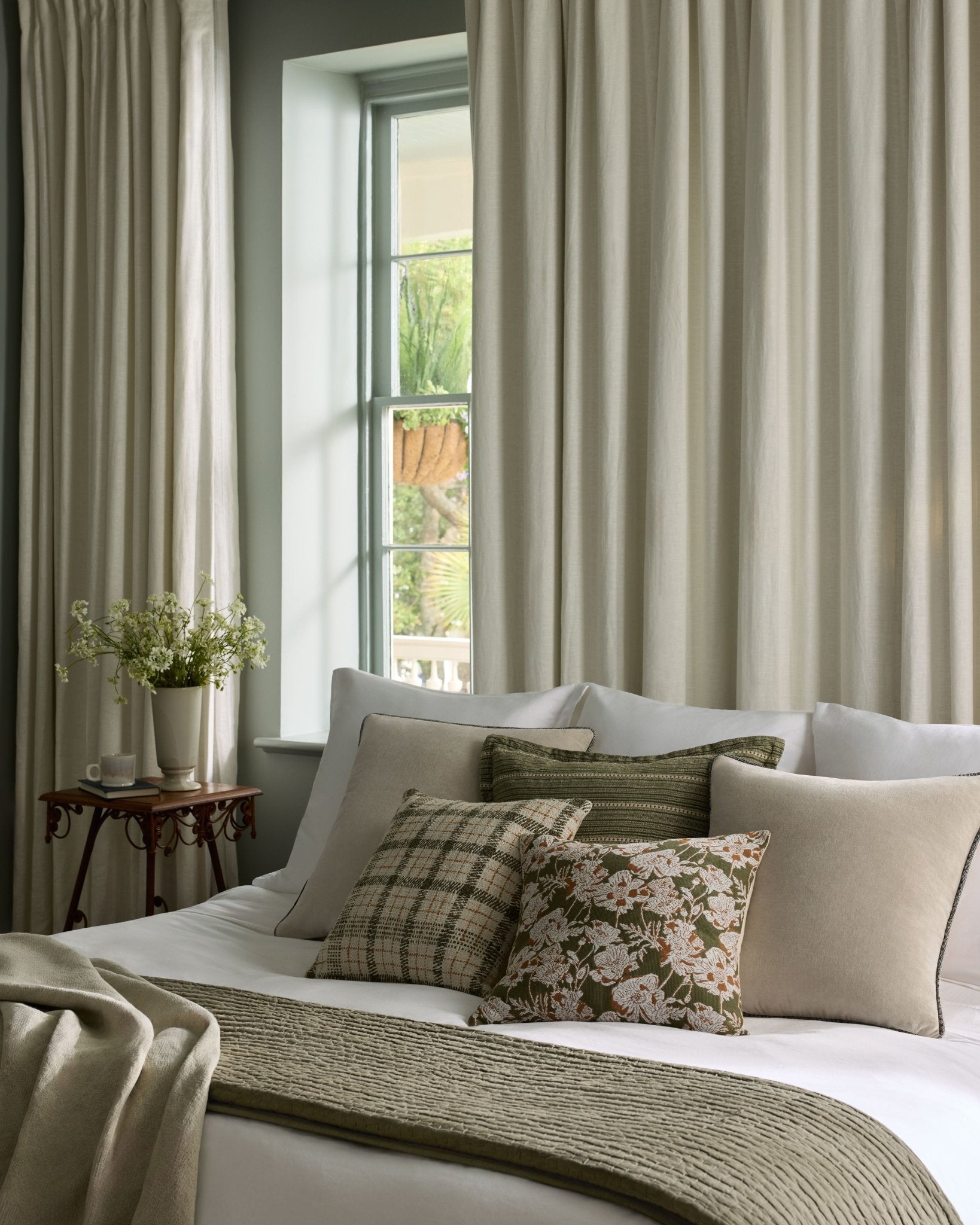 Chris Loves Julia x Loloi Howie Green / Natural 22'' x 22'' Cover Only White Cliff Studio Throw Pillows