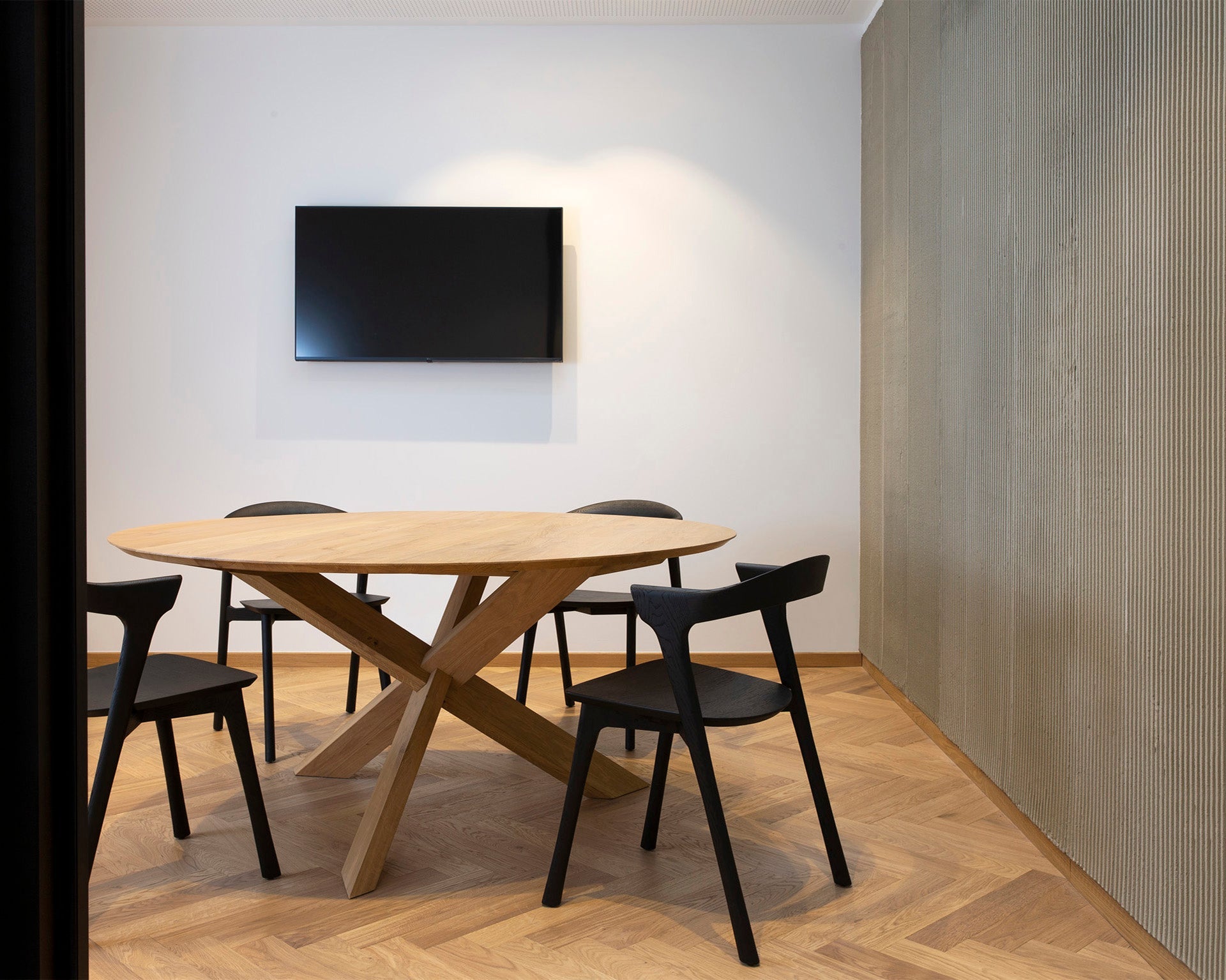 Circle dining table - varnished oak - round White Cliff Studio Dining Table