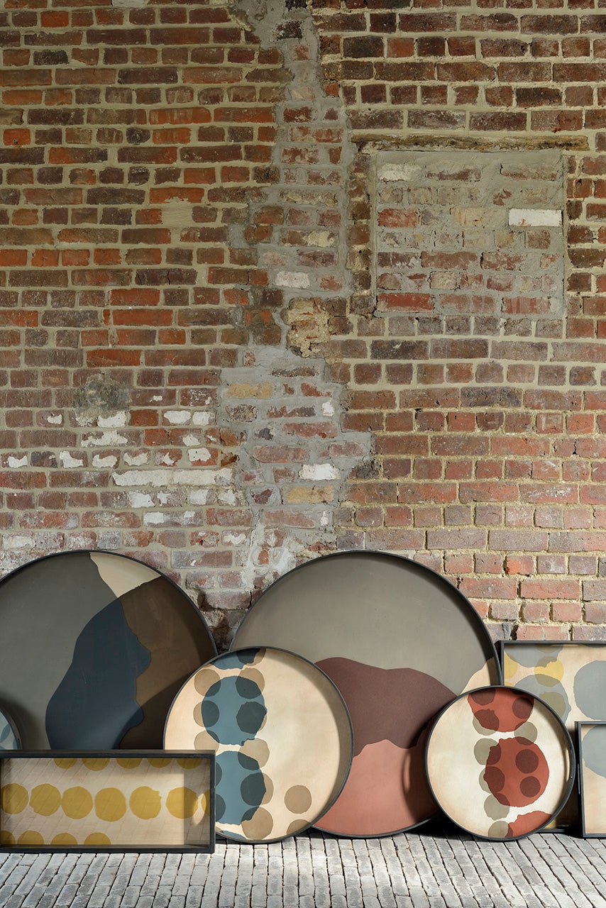 Combined Dots tray - glass - Pinot - round - XL White Cliff Studio Trays