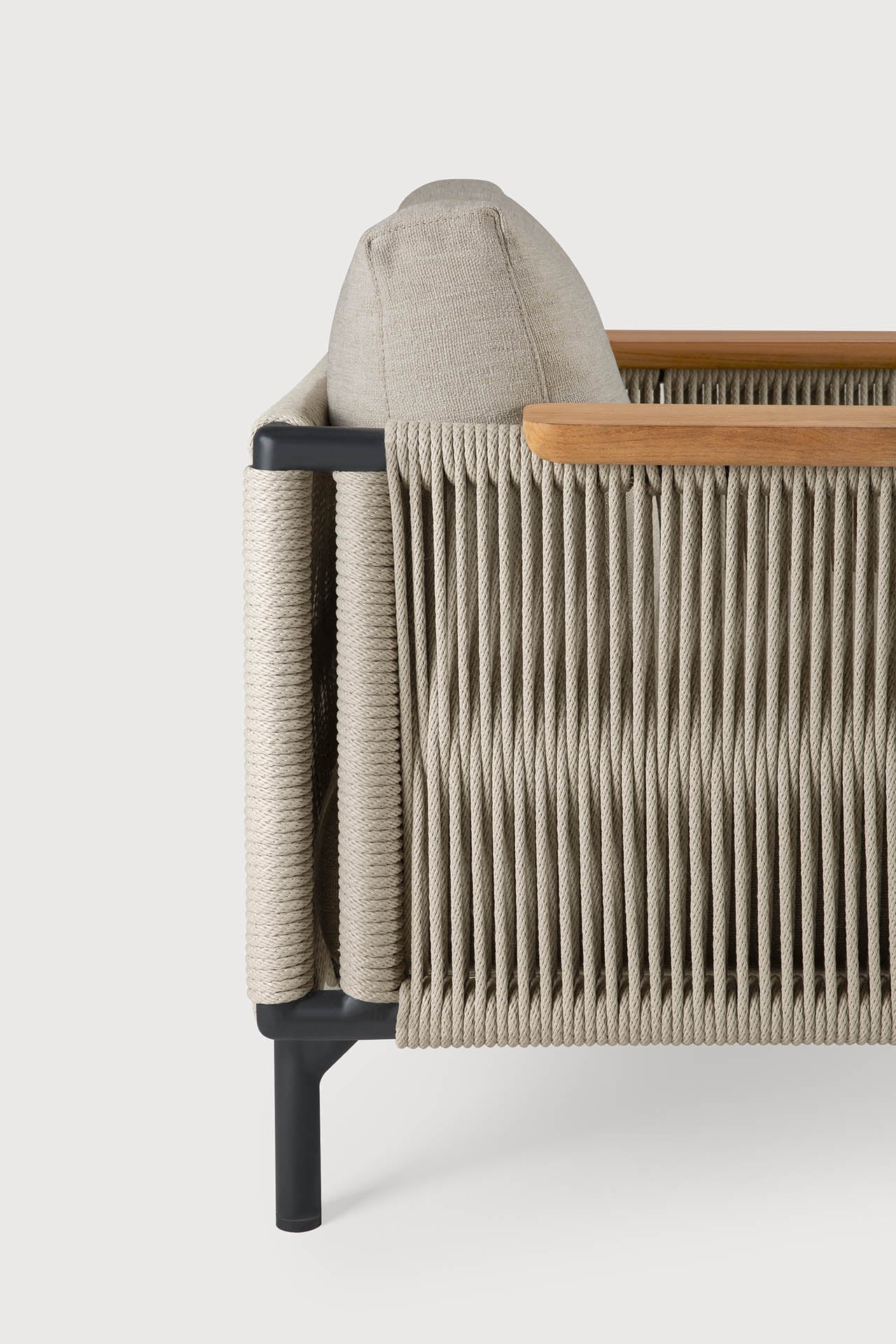 Corbey Outdoor Lounge Chair White Cliff Studio Outdoor Lounge Chairs