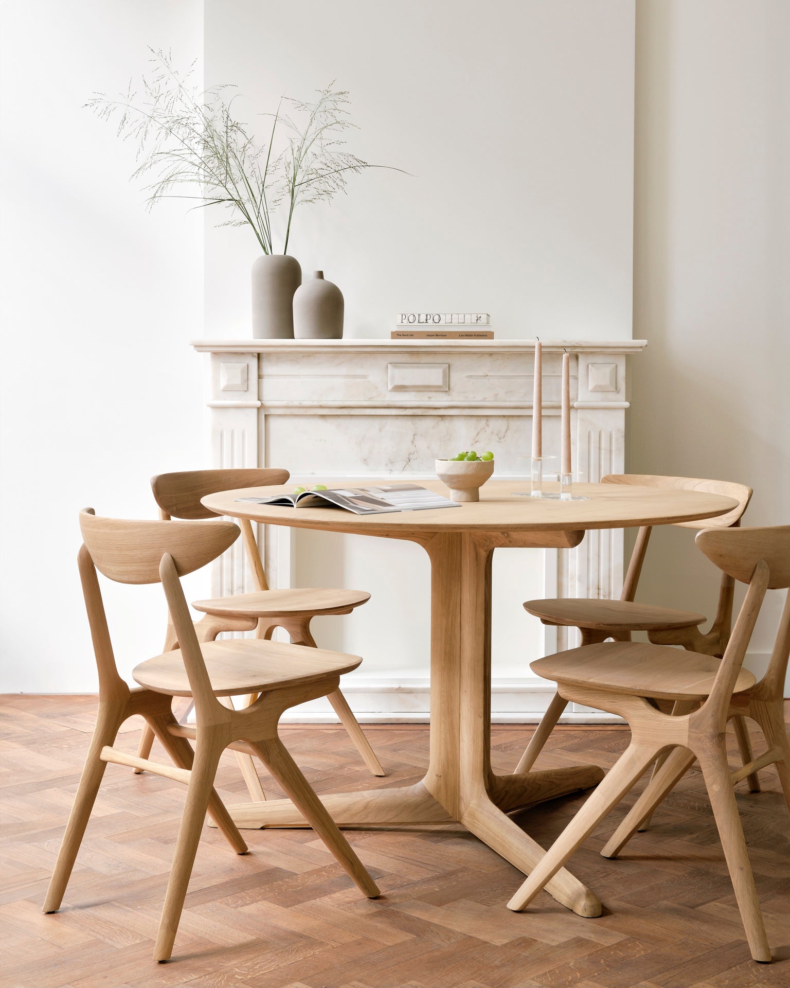 Corto dining table - oak - round White Cliff Studio Dining Table