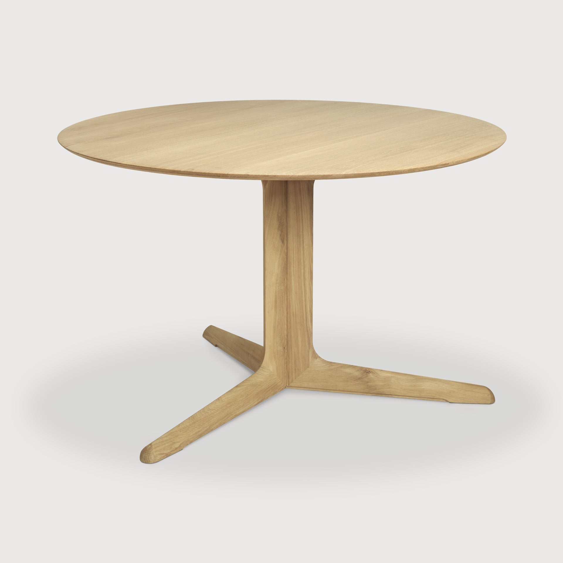 Corto dining table - oak - round White Cliff Studio Dining Table