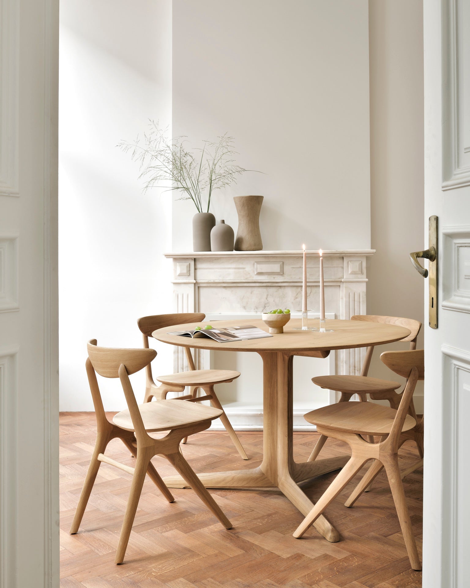Corto dining table - oak - round White Cliff Studio Dining Table