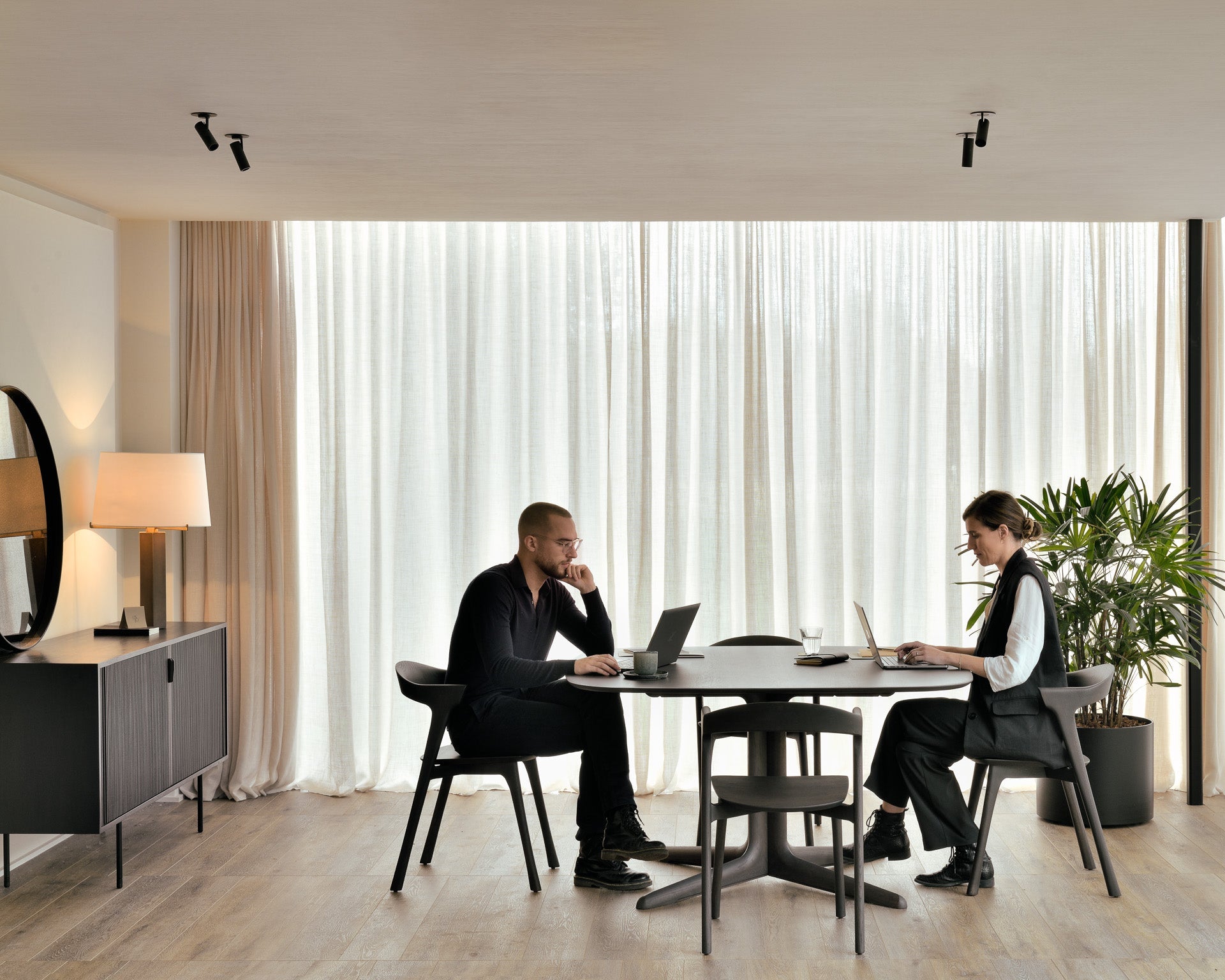 Corto dining table - varnished oak - brown - square White Cliff Studio Dining Table