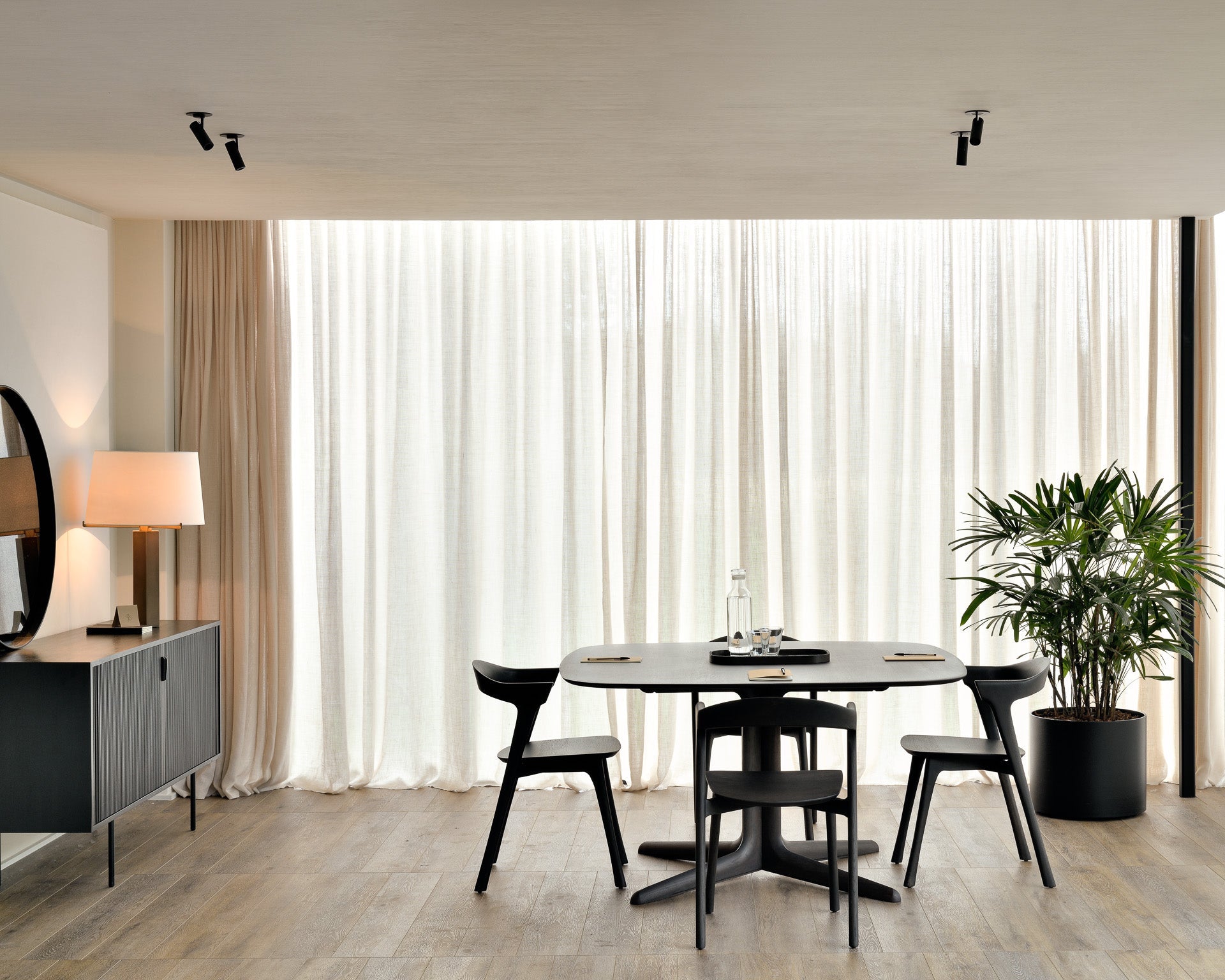 Corto dining table - varnished oak - brown - square White Cliff Studio Dining Table