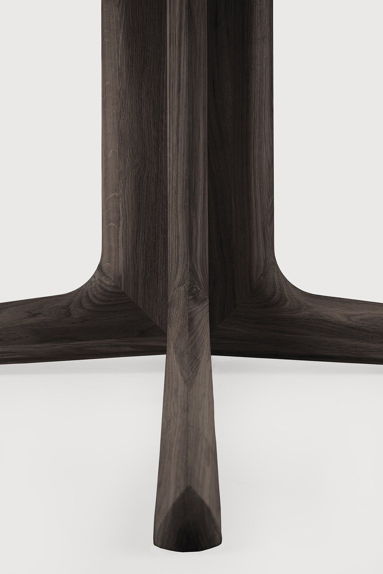 Corto dining table - varnished oak - brown - square White Cliff Studio Dining Table