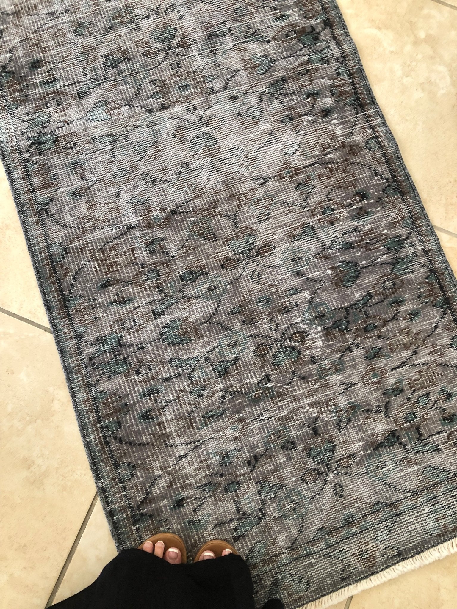 Daisy Charcoal 2.5' x 6.5' Vintage Runner Rug