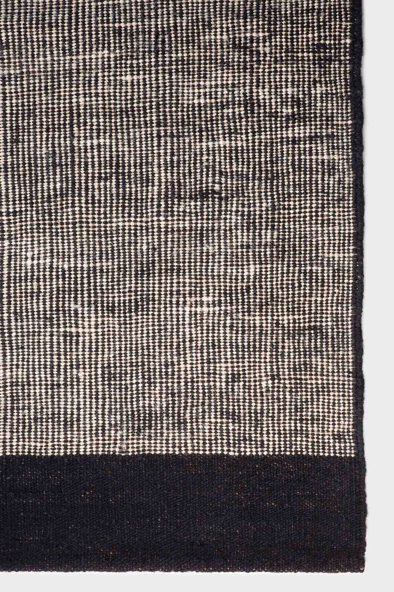 Dots kilim rug - Black White Cliff Studio Rugs