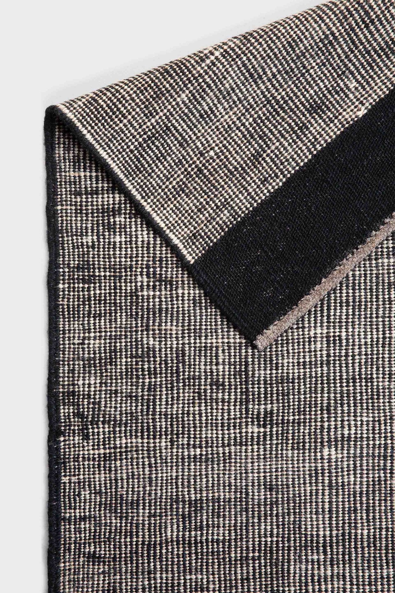 Dots kilim rug - Black White Cliff Studio Rugs