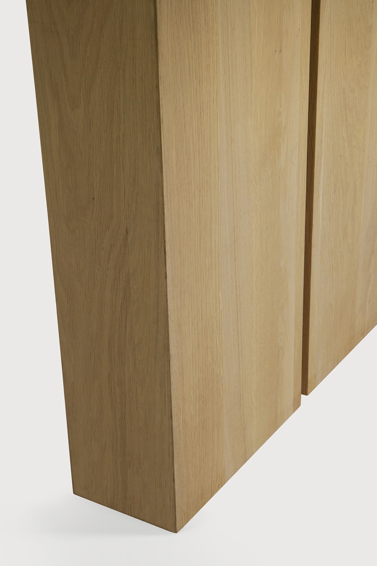 Double extendable dining table - oak - rectangular White Cliff Studio Dining Table