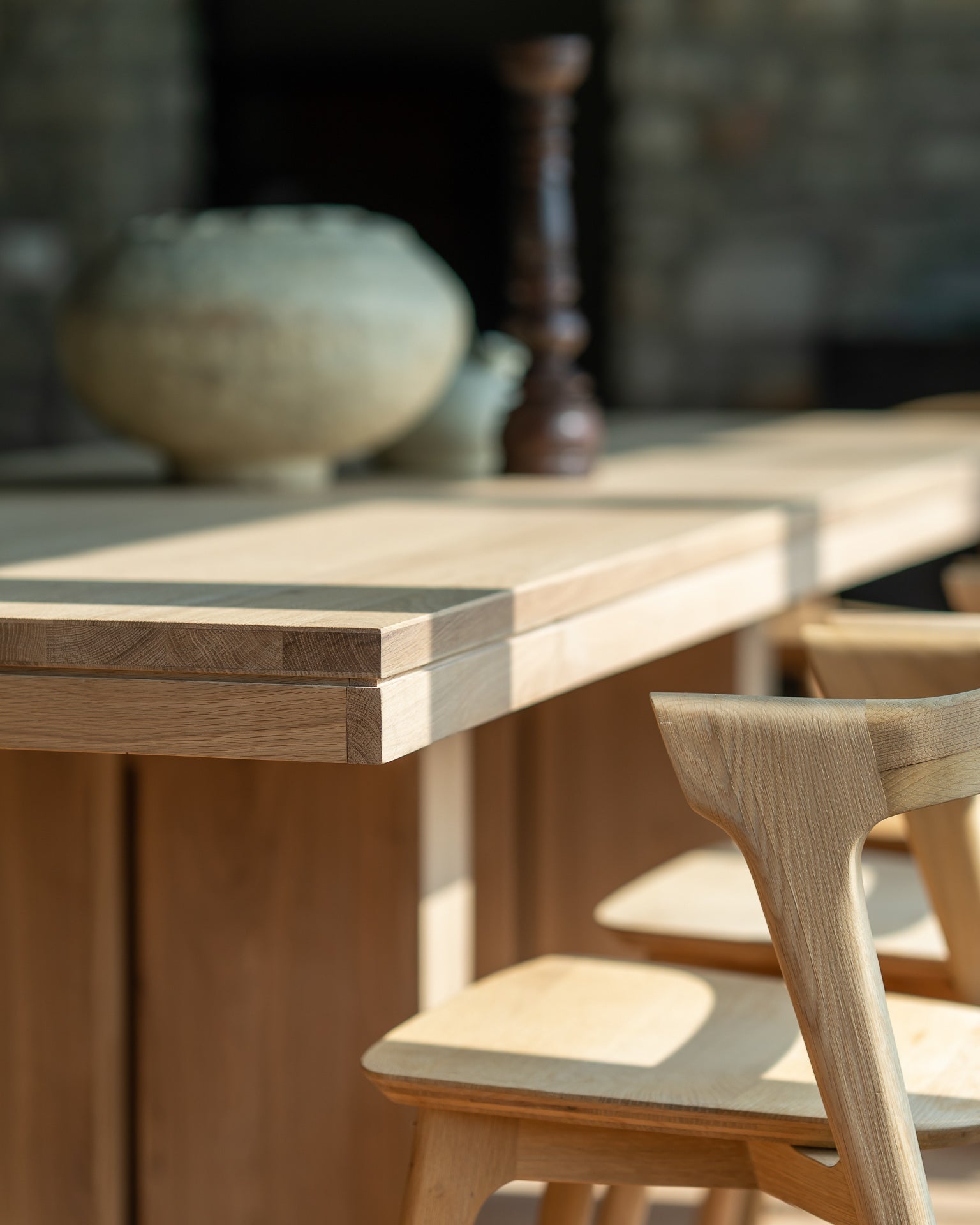 Double extendable dining table - oak - rectangular White Cliff Studio Dining Table