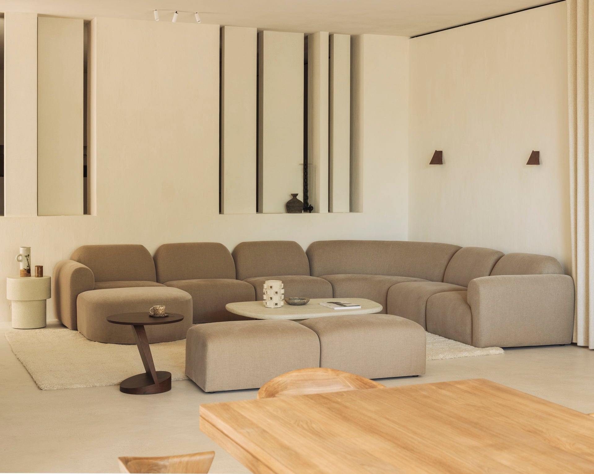 Elements coffee table - varnished Microcement - Off White - pebble shape White Cliff Studio COFFEE TABLE