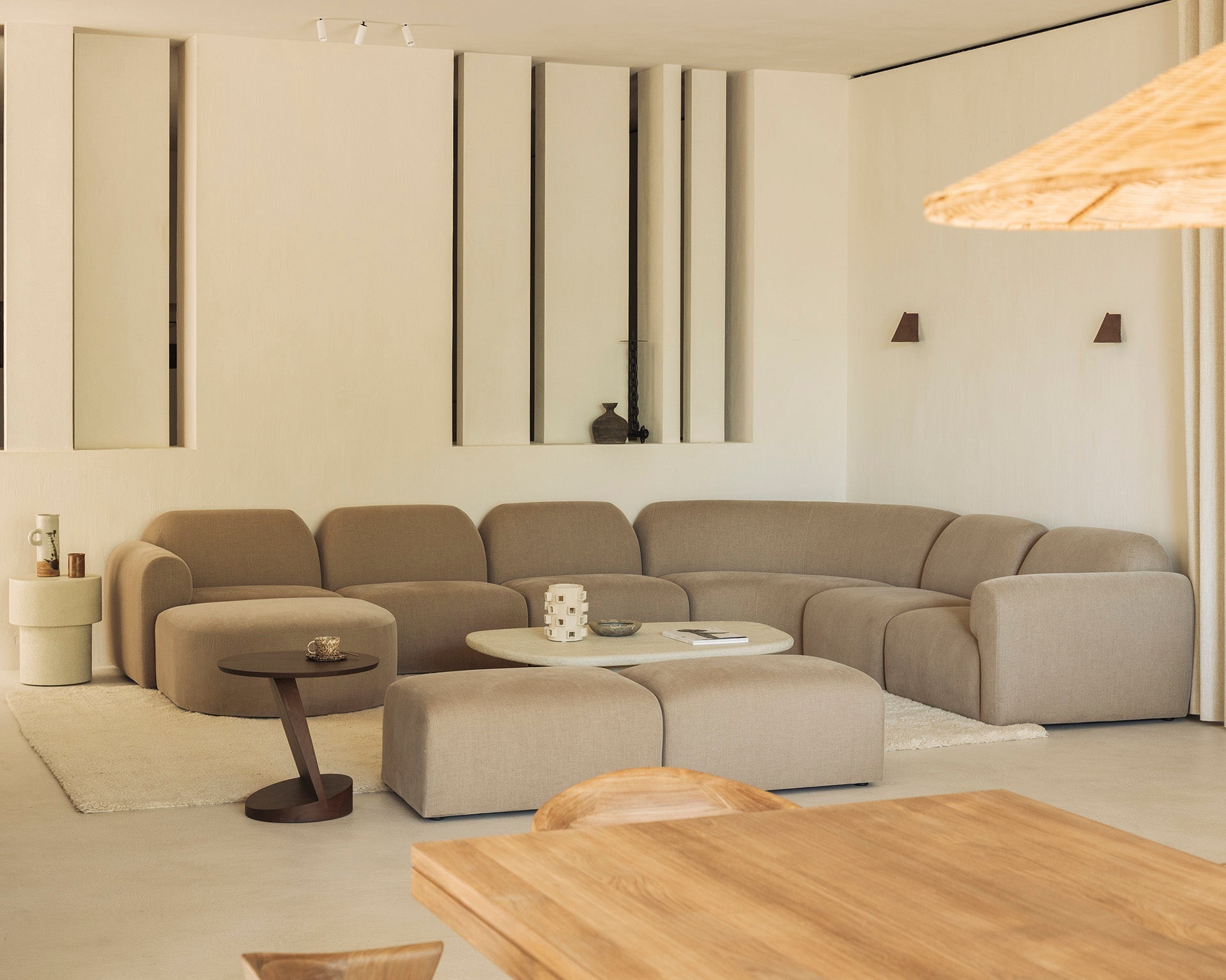 Elements coffee table - varnished Microcement - Off White - pebble shape White Cliff Studio COFFEE TABLE