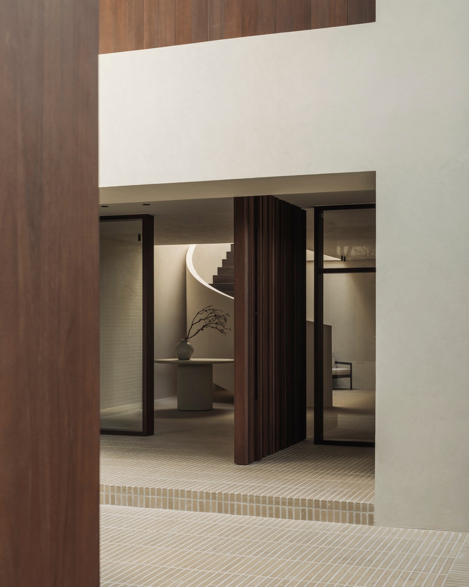 Elements dining table - varnished Microcement - Off White - round White Cliff Studio Dining Table