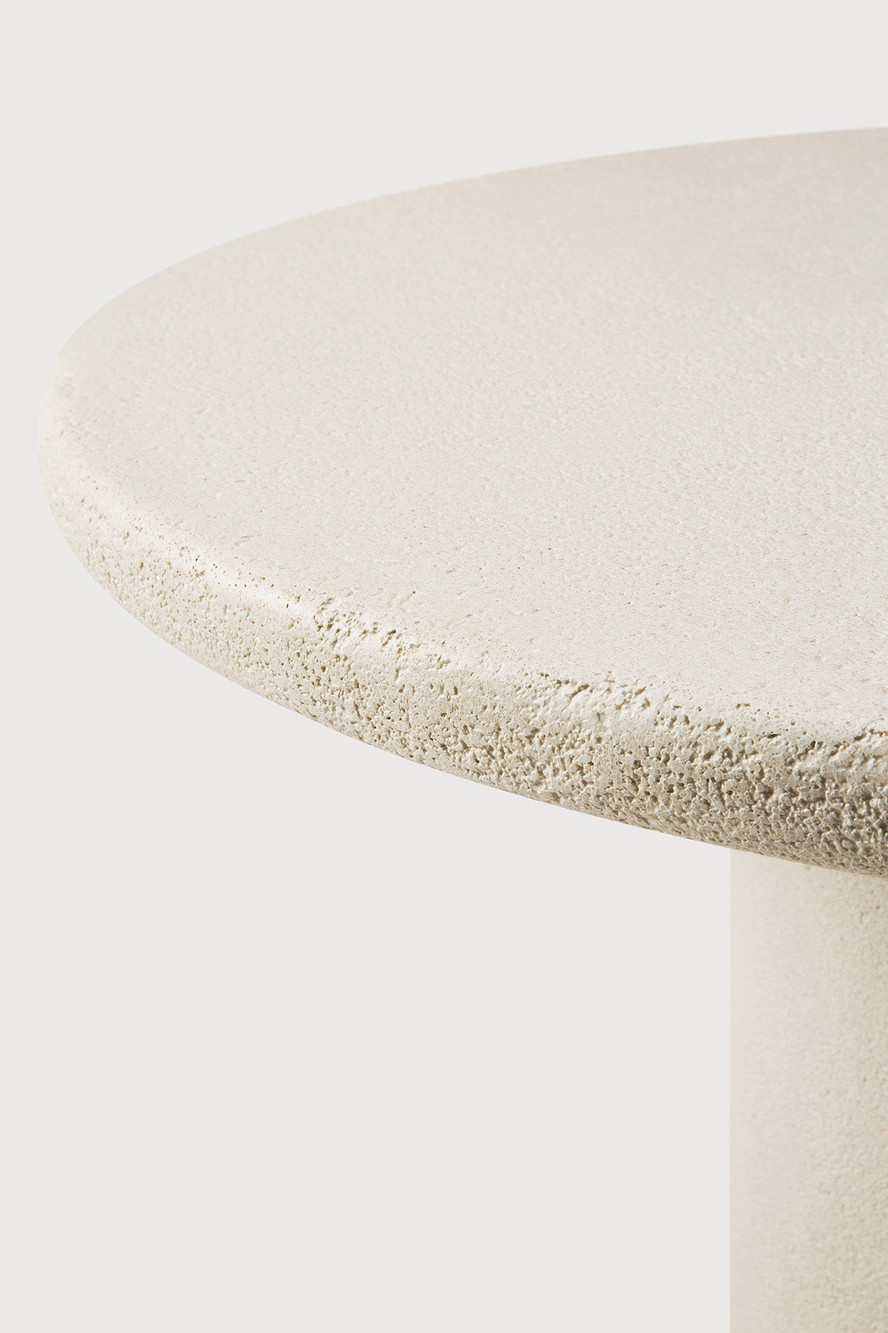 Elements dining table - varnished Microcement - Off White - round White Cliff Studio Dining Table