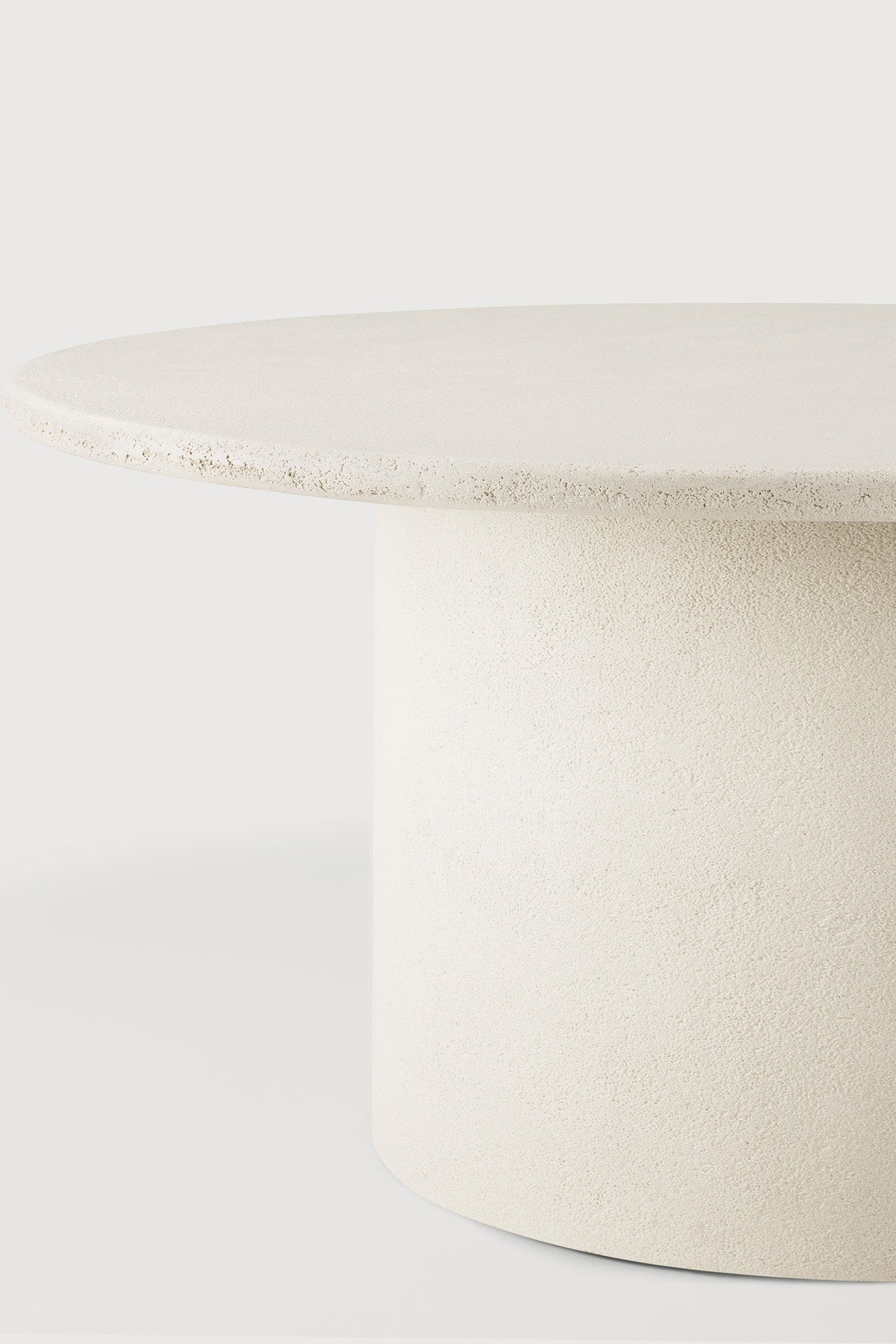 Elements dining table - varnished Microcement - Off White - round White Cliff Studio Dining Table